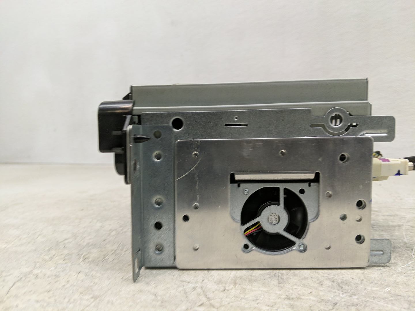 2011-2012 Dodge Journey Radio AM FM Cd Player Receiver Replacement Fits Fits 2011 2012 OEM Used Auto Parts - Oemusedautopart