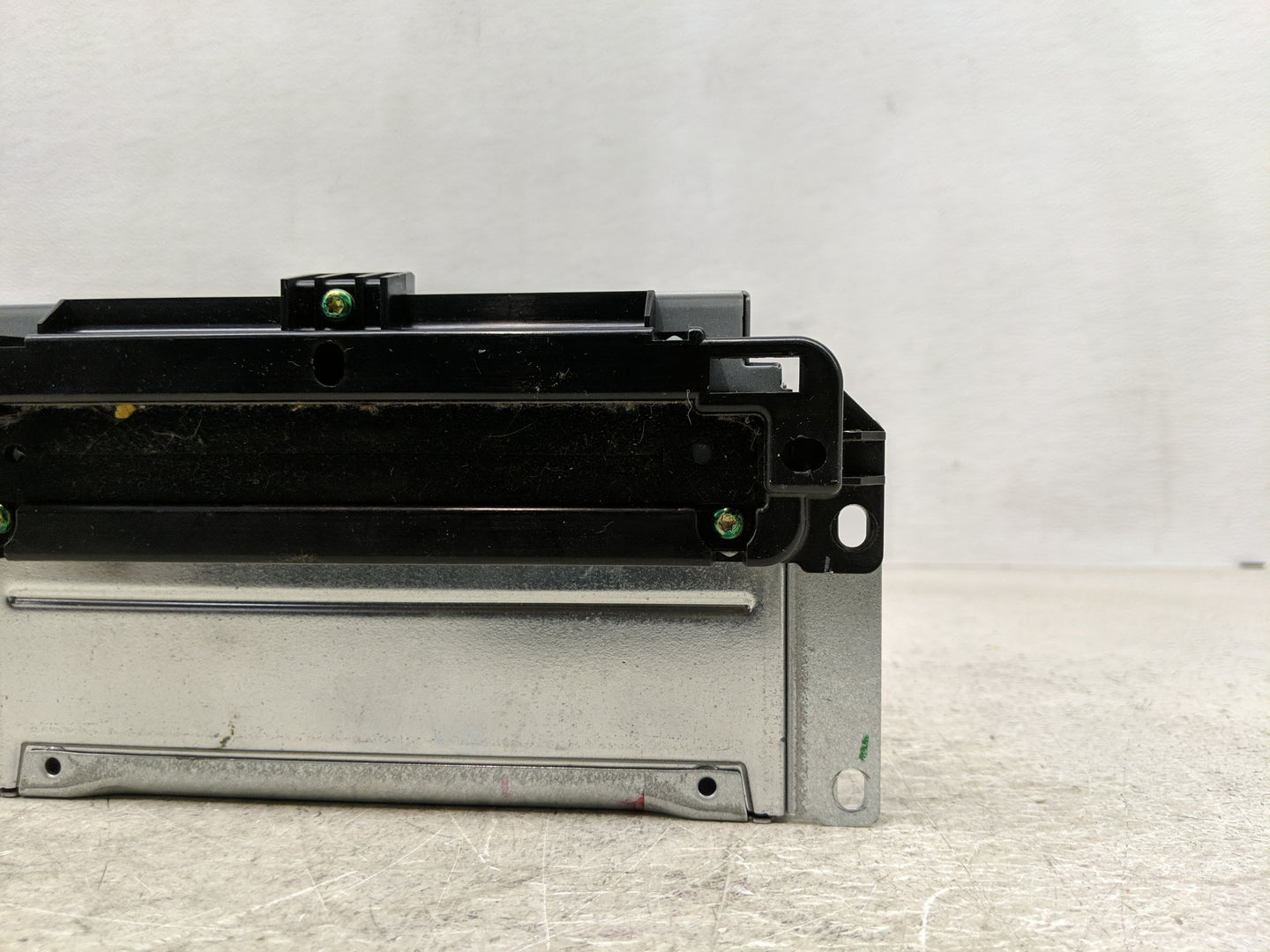 2011-2012 Dodge Journey Radio AM FM Cd Player Receiver Replacement P/N:05091101AI Fits Fits 2011 2012 OEM Used Auto Parts - 