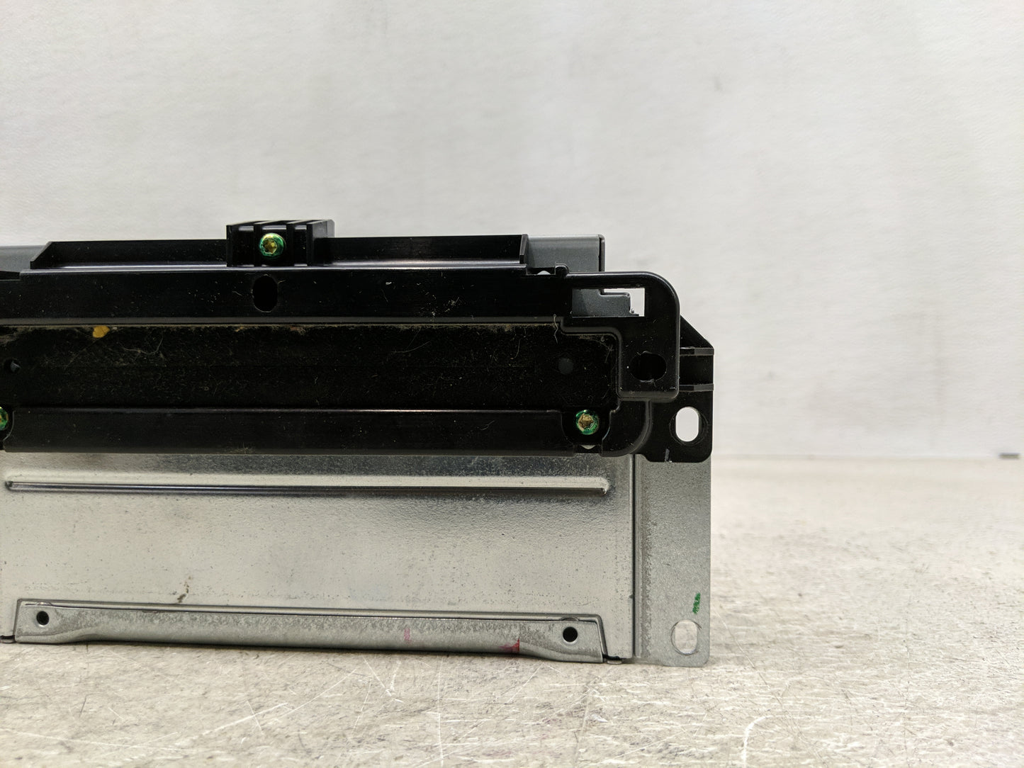 2011-2012 Dodge Journey Radio AM FM Cd Player Receiver Replacement P/N:05091101AI Fits Fits 2011 2012 OEM Used Auto Parts - 