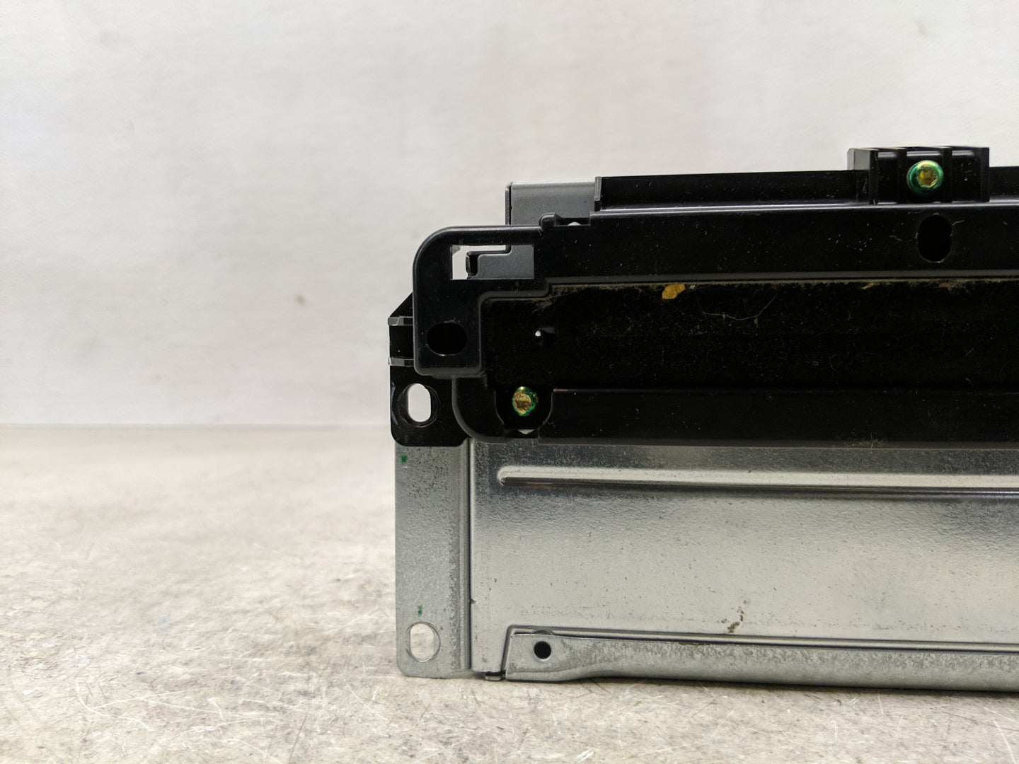2011-2012 Dodge Journey Radio AM FM Cd Player Receiver Replacement P/N:05091101AI Fits Fits 2011 2012 OEM Used Auto Parts - 