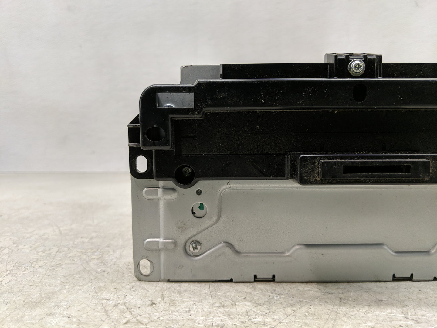 2011-2012 Dodge Journey Radio AM FM Cd Player Receiver Replacement P/N:05091038AJ Fits Fits 2011 2012 OEM Used Auto Parts - 