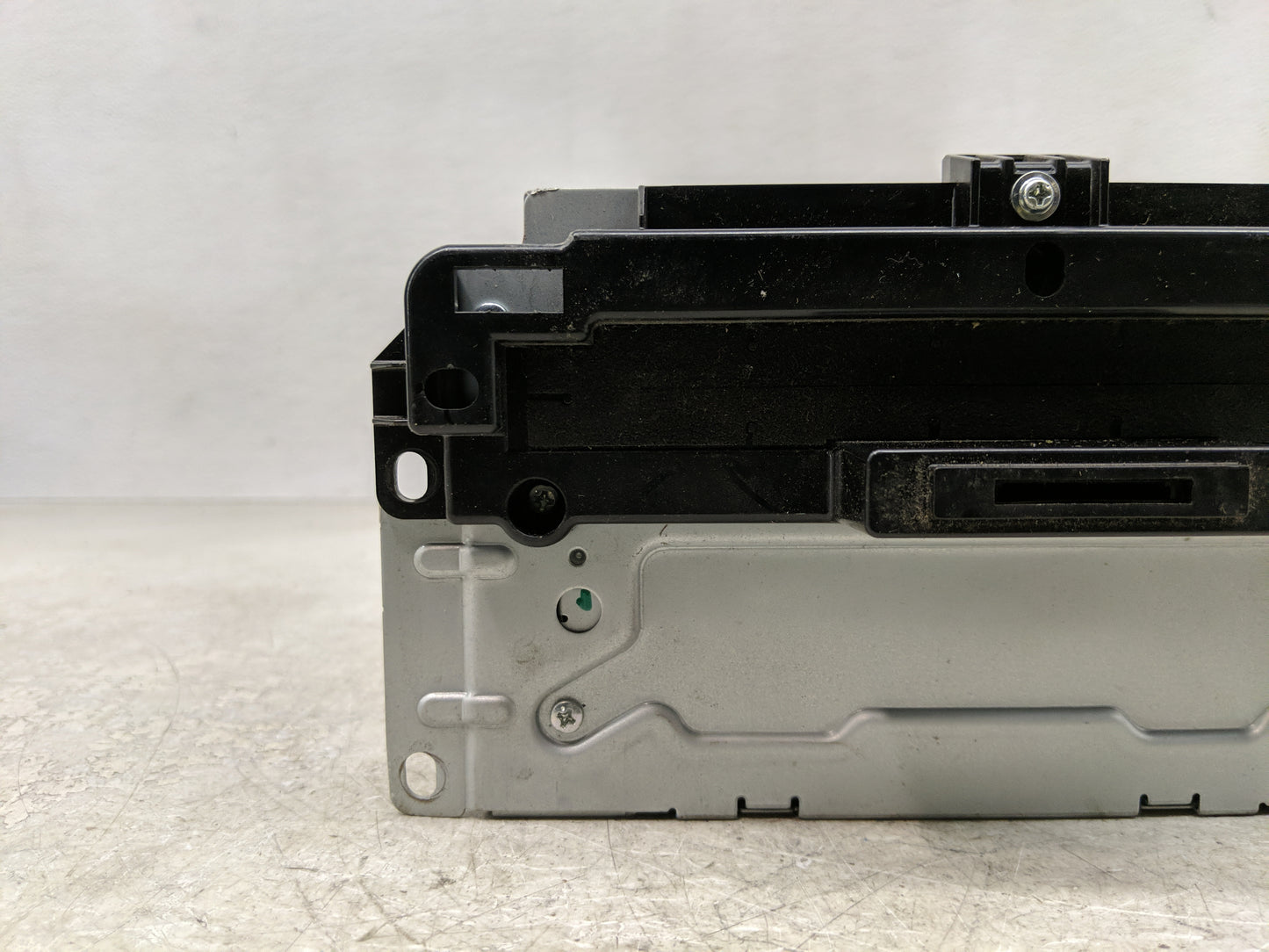 2011-2012 Dodge Journey Radio AM FM Cd Player Receiver Replacement P/N:05091038AJ Fits Fits 2011 2012 OEM Used Auto Parts - 
