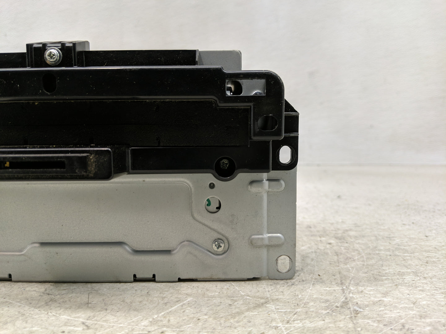 2011-2012 Dodge Journey Radio AM FM Cd Player Receiver Replacement P/N:05091038AJ Fits Fits 2011 2012 OEM Used Auto Parts - 