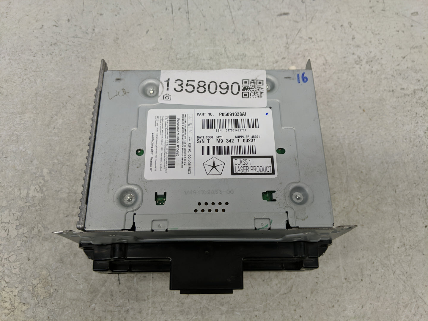 2011-2012 Dodge Journey Radio AM FM Cd Player Receiver Replacement P/N:05091038AI Fits Fits 2011 2012 OEM Used Auto Parts - 