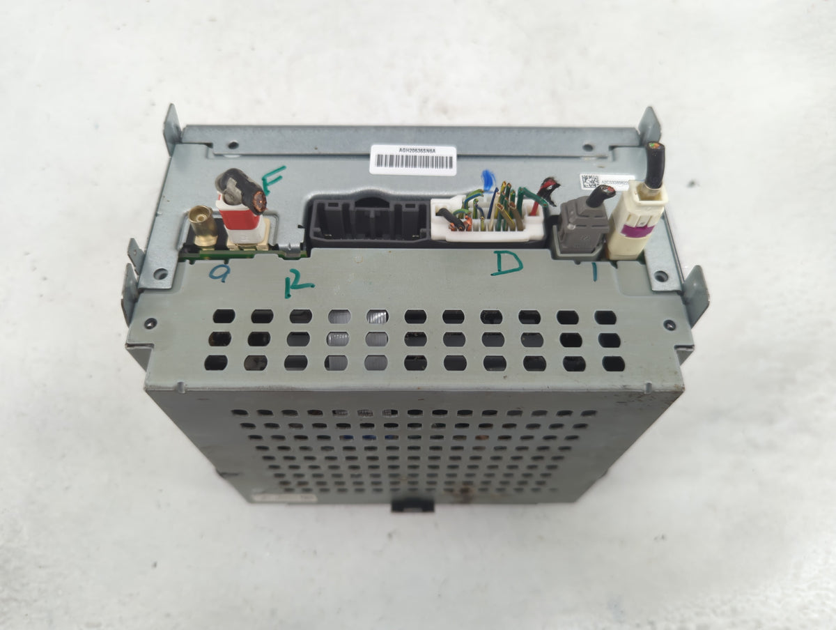 2011-2012 Dodge Journey Radio AM FM Cd Player Receiver Replacement P/N:P05091102AI Fits Fits 2011 2012 OEM Used Auto Parts -