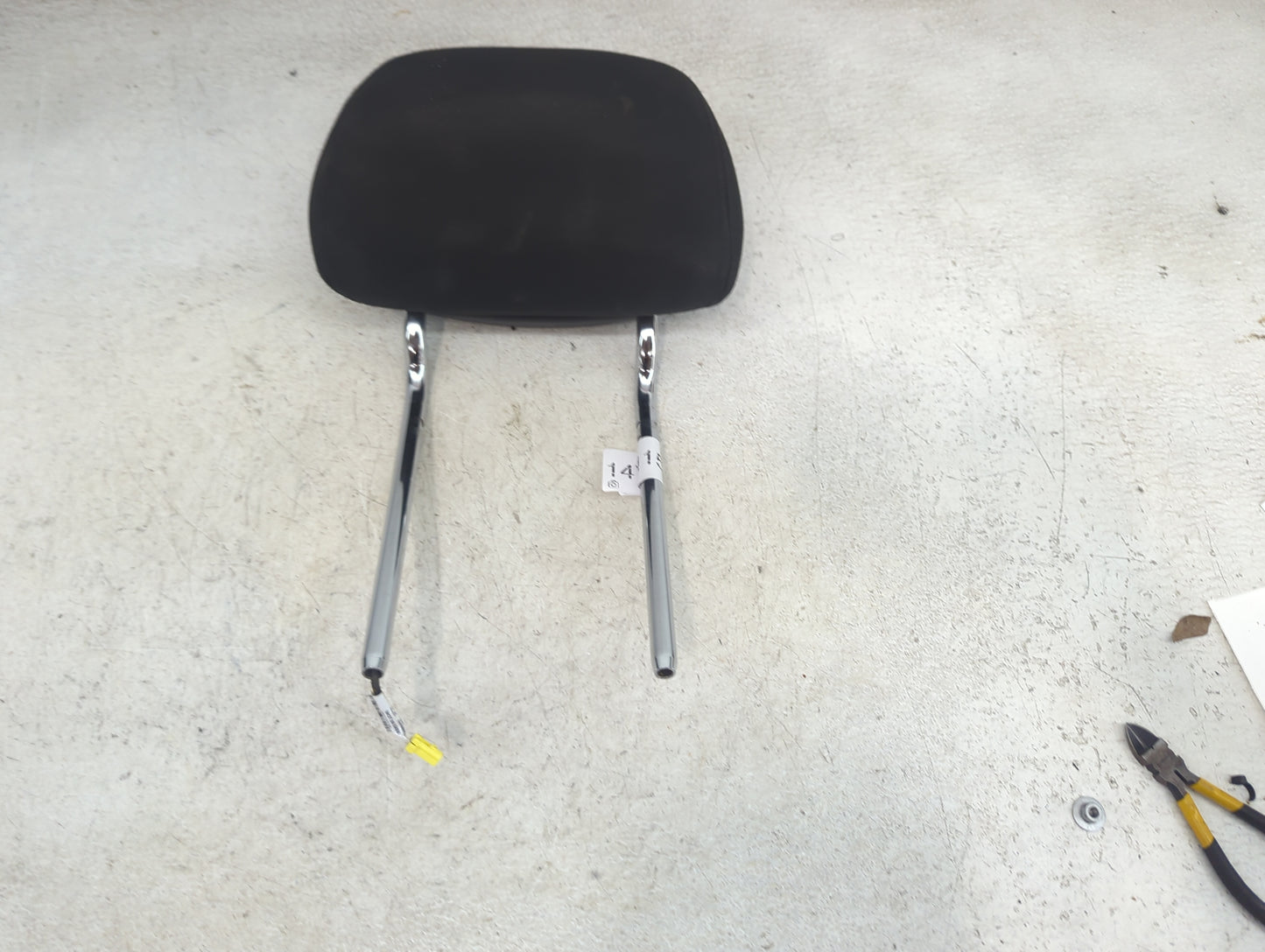 2012 Dodge Journey Headrest Head Rest Front Driver Seat Black 1471154 - Oemusedautoparts1.com