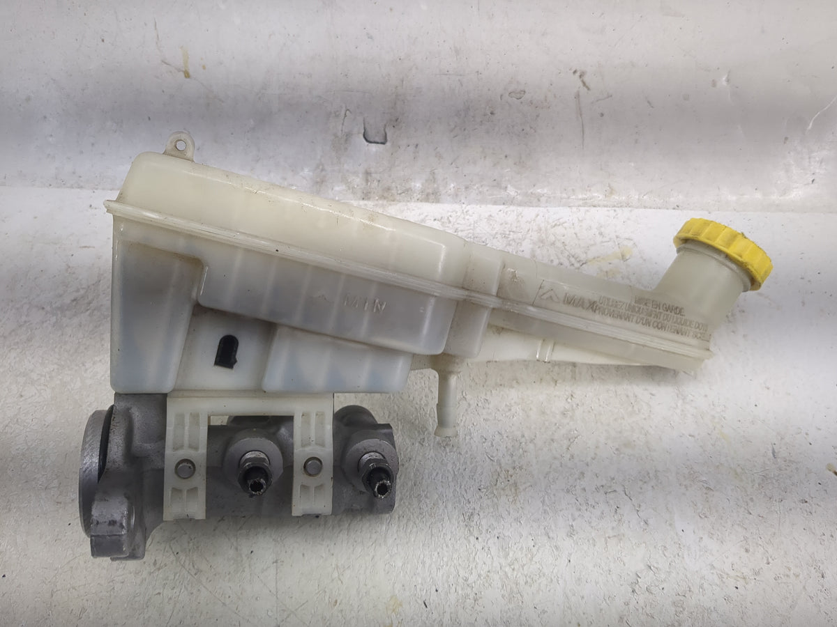 2012 Dodge Journey Brake Master Cylinder - Oemusedautoparts1.com