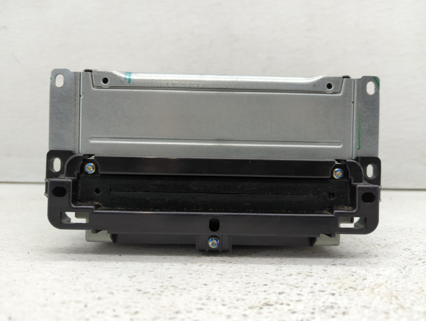 2011-2012 Dodge Journey Radio AM FM Cd Player Receiver Replacement P/N:P05091101AI Fits Fits 2011 2012 OEM Used Auto Parts -