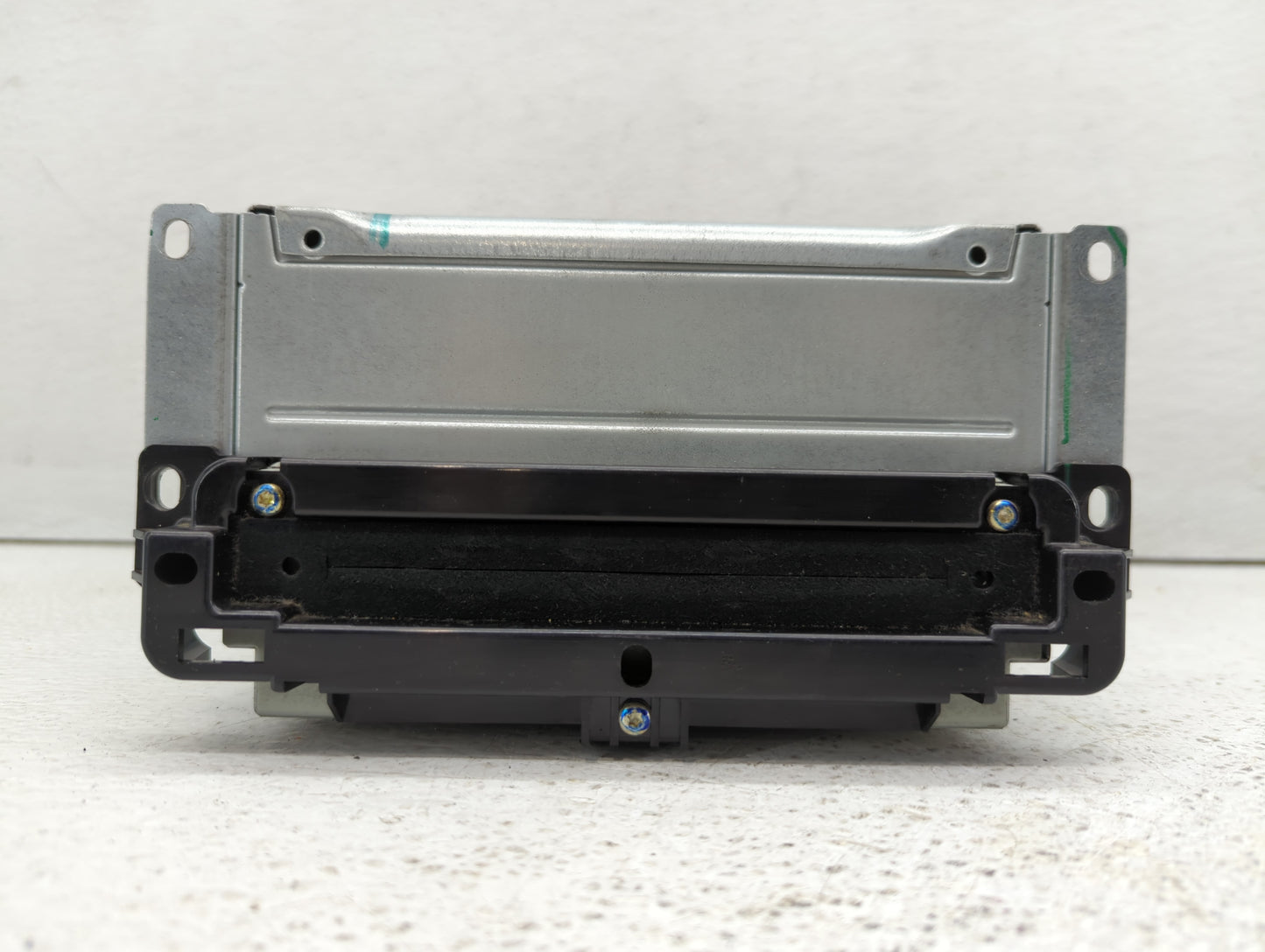 2011-2012 Dodge Journey Radio AM FM Cd Player Receiver Replacement P/N:P05091101AI Fits Fits 2011 2012 OEM Used Auto Parts -