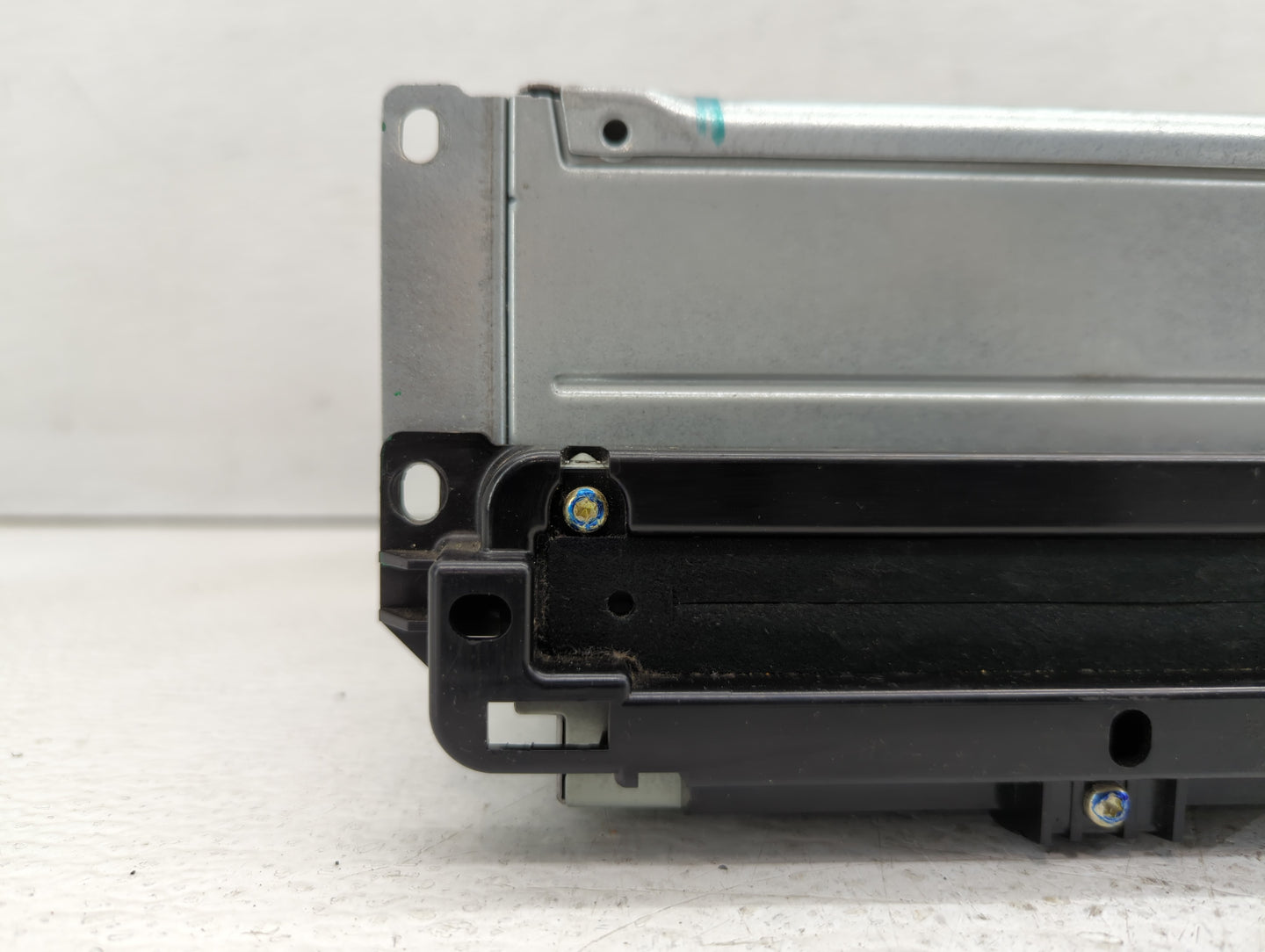 2011-2012 Dodge Journey Radio AM FM Cd Player Receiver Replacement P/N:P05091101AI Fits Fits 2011 2012 OEM Used Auto Parts -