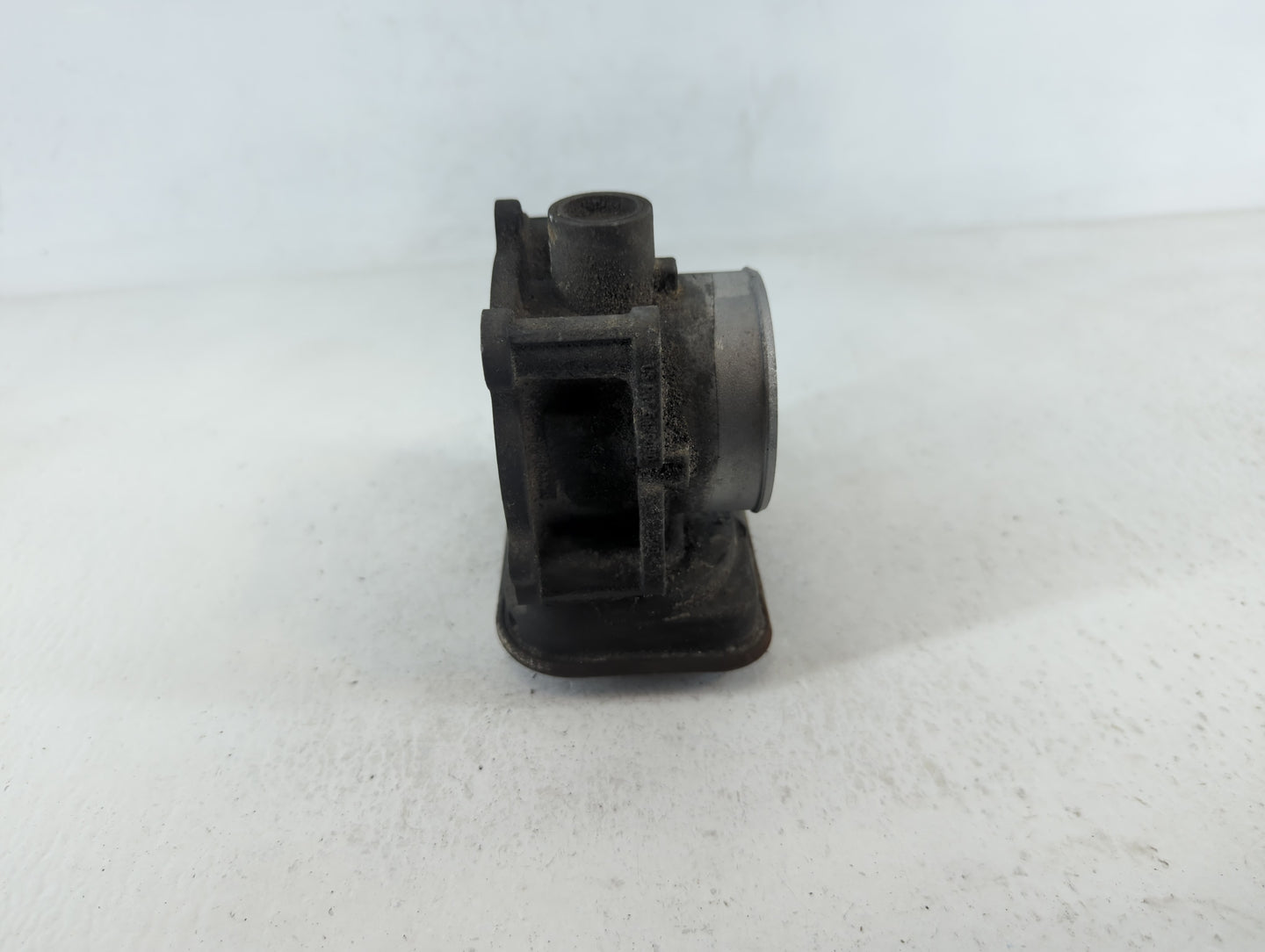 2009-2018 Dodge Journey Throttle Body Fits Fits 2007 2008 2009 2010 2011 2012 2013 2014 2015 2016 2017 2018 OEM Used Auto Pa