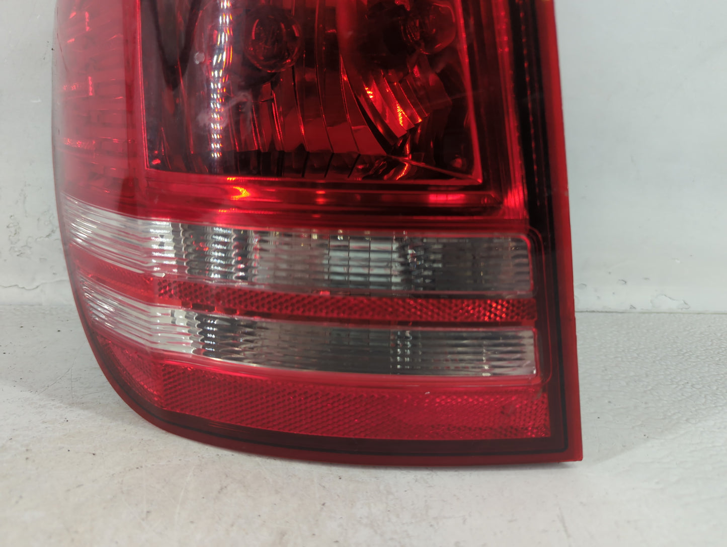 2012 Dodge Journey Tail Light Assembly Driver Left OEM P/N:05116291AG BL05DA5666, VP8LDX, 13B505 Fits OEM Used Auto Parts - 