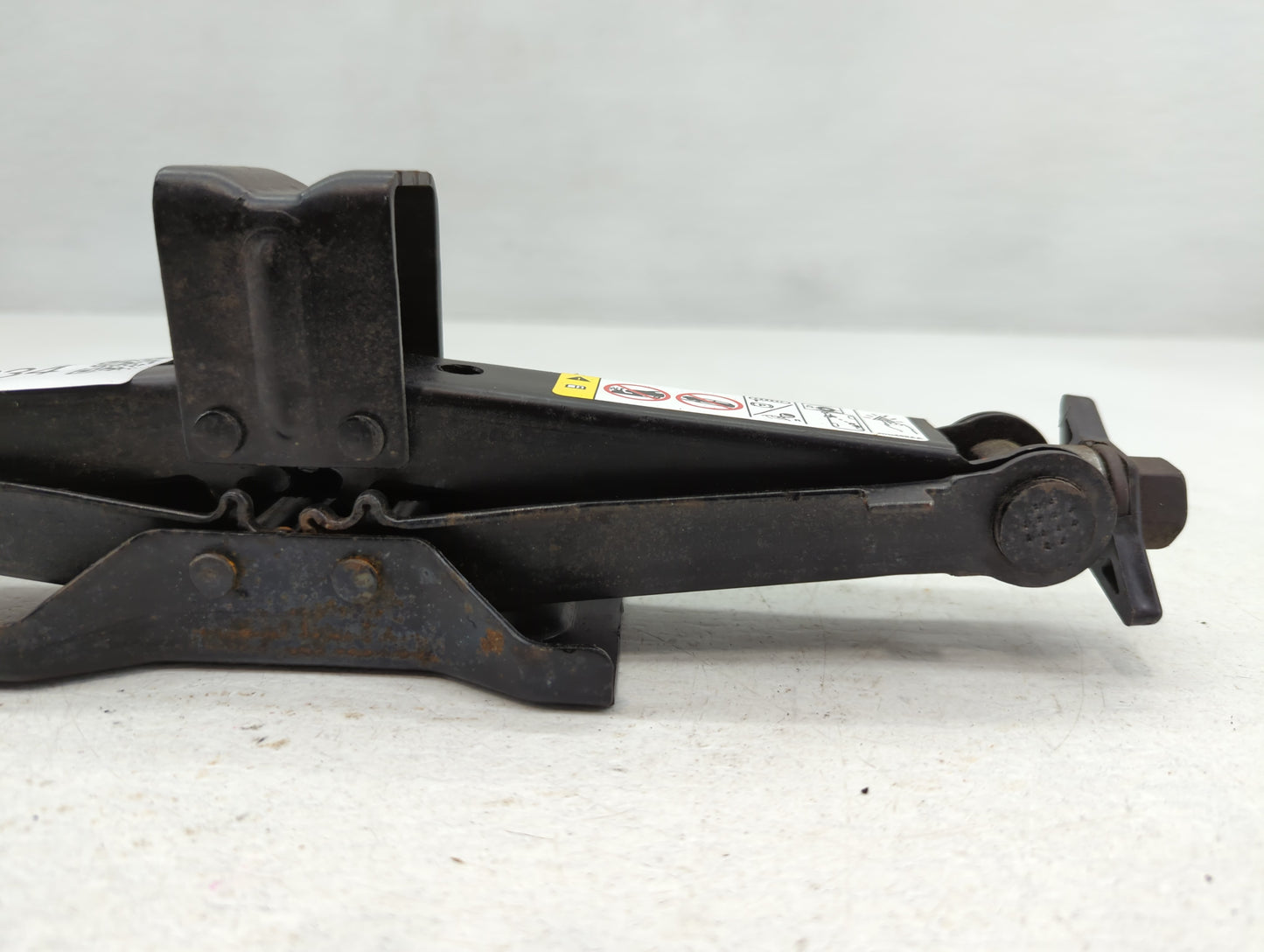 2012 Dodge Journey Spare Scissor Car Jack - Oemusedautoparts1.com