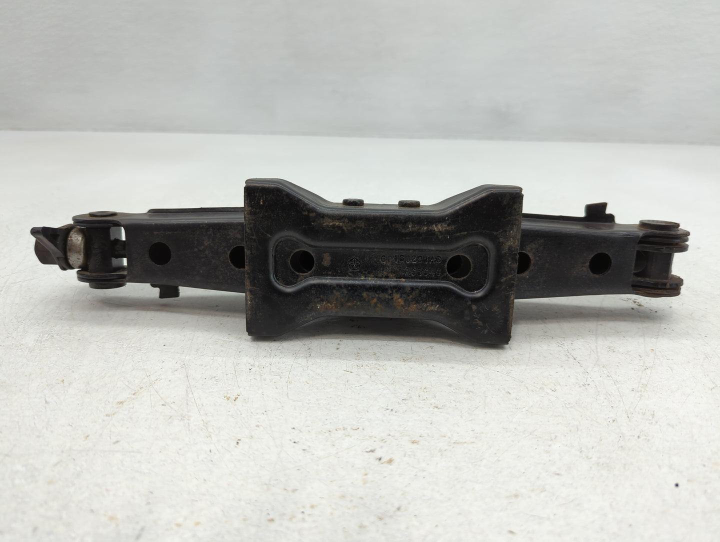2012 Dodge Journey Spare Scissor Car Jack - Oemusedautoparts1.com