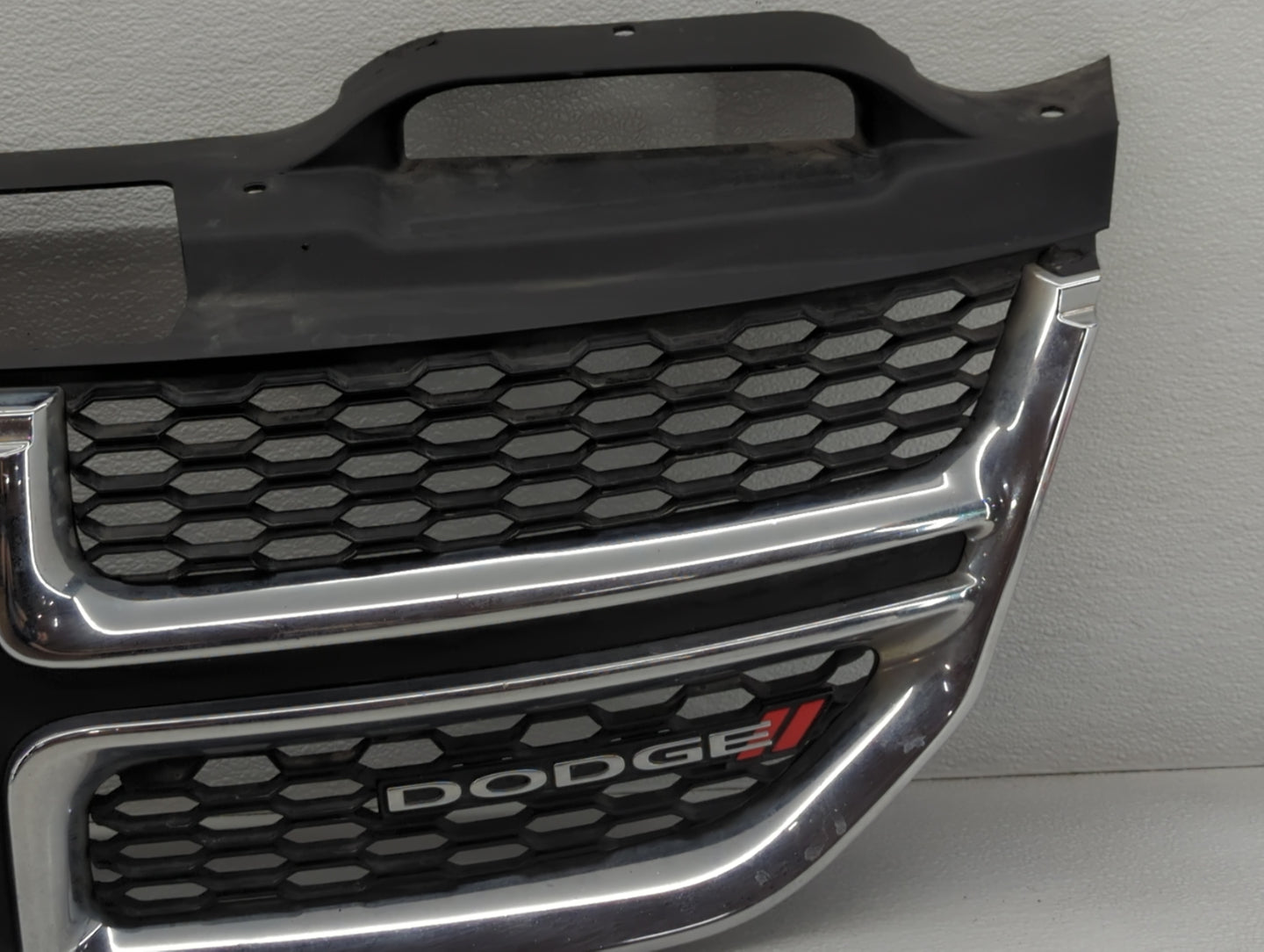2012 Dodge Journey Front Grille Bumper Not Included - Oemusedautoparts1.com