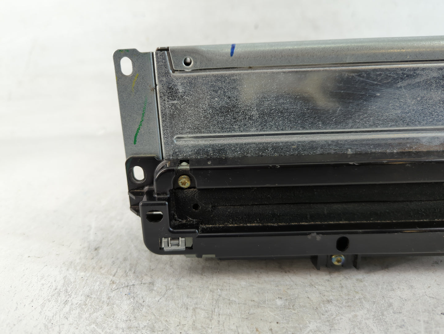 2011-2012 Dodge Journey Radio AM FM Cd Player Receiver Replacement P/N:P05091101AI Fits Fits 2011 2012 OEM Used Auto Parts -