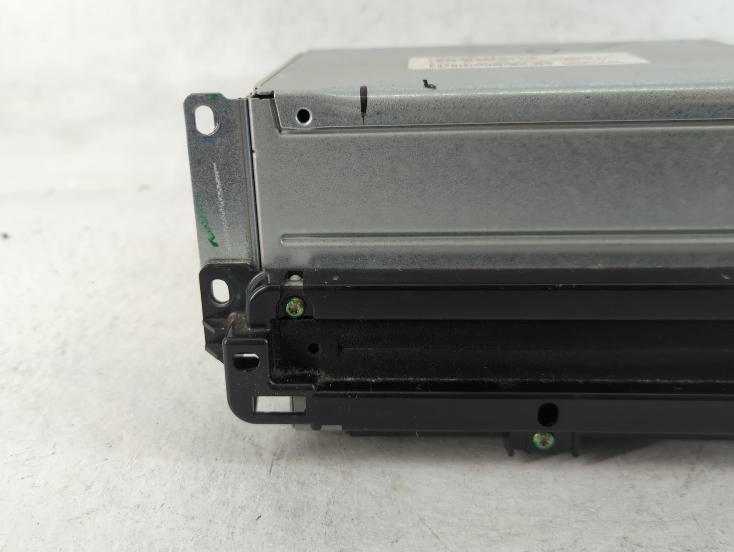 2011-2012 Dodge Journey Radio AM FM Cd Player Receiver Replacement P/N:P05091101AI Fits Fits 2011 2012 OEM Used Auto Parts -