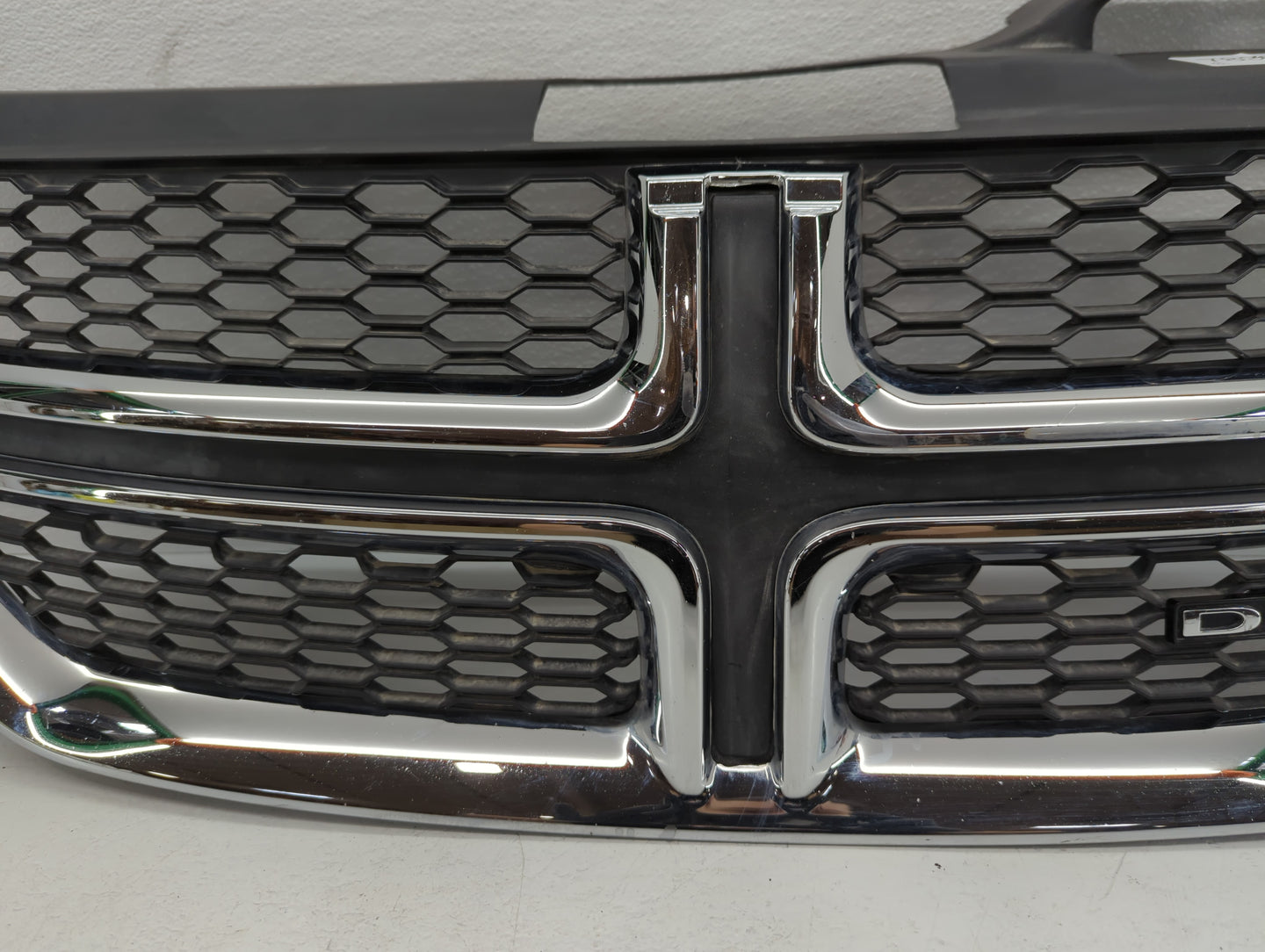2012 Dodge Journey Front Grille Bumper Not Included - Oemusedautoparts1.com