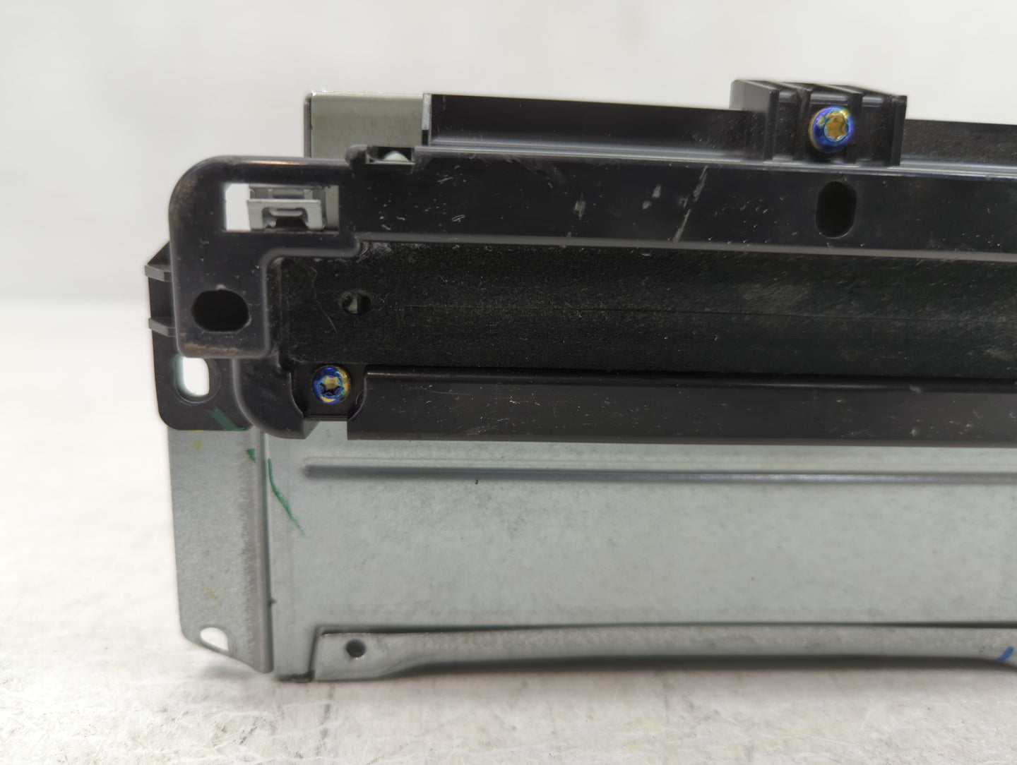 2011-2012 Dodge Journey Radio AM FM Cd Player Receiver Replacement P/N:P05091102AI P05091101AI Fits Fits 2011 2012 OEM Used 