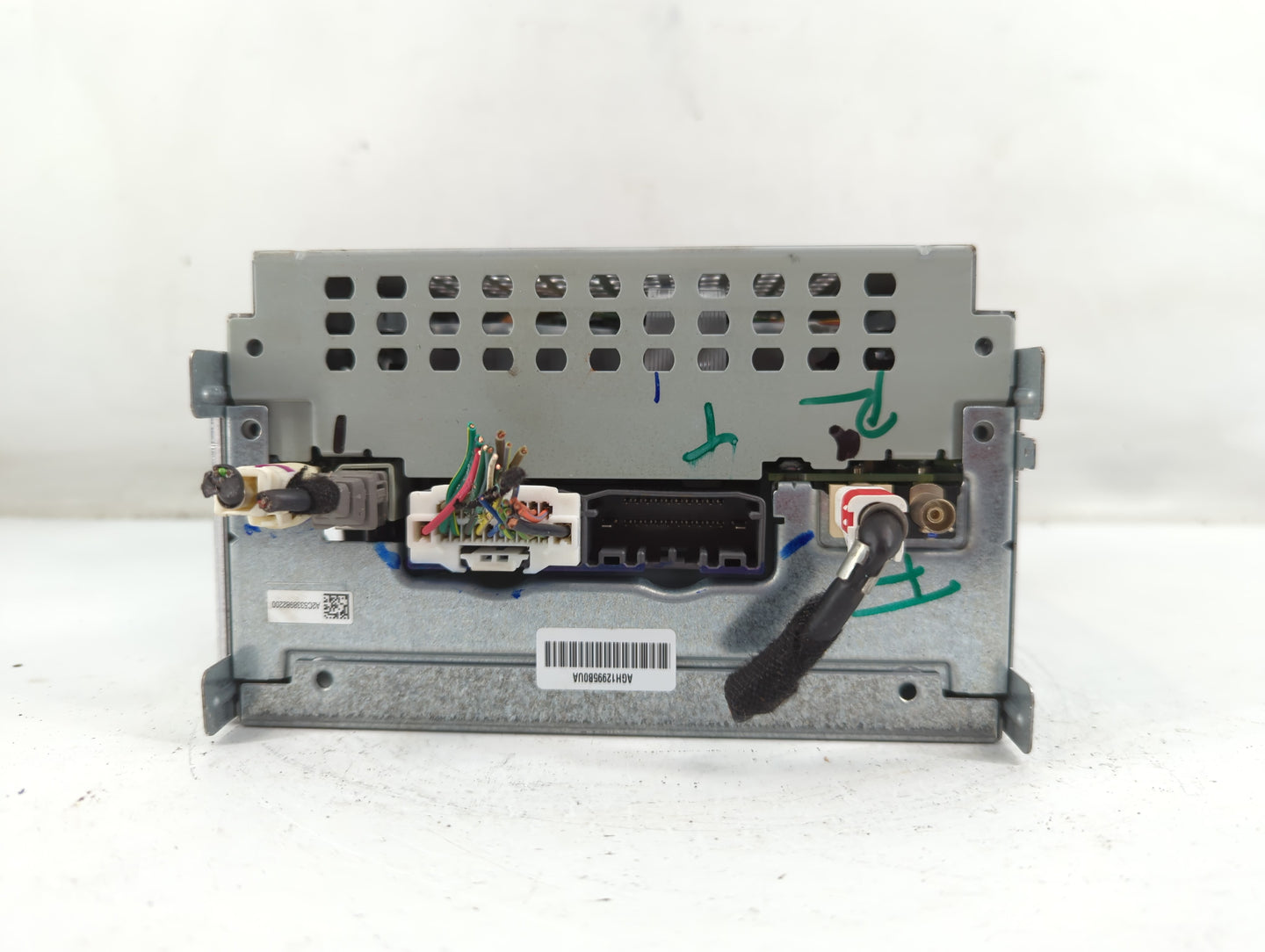 2012 Dodge Journey Radio AM FM Cd Player Receiver Replacement P/N:P05091102AG Fits OEM Used Auto Parts - Oemusedautoparts1.c