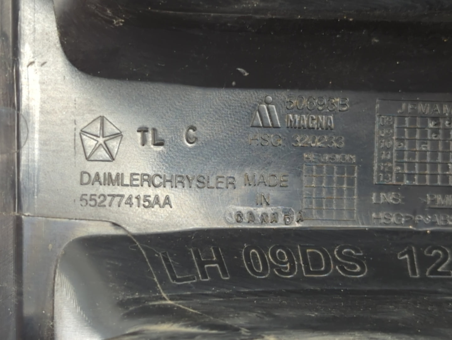2012 Dodge Ram 1500 Tail Light Assembly Driver Left OEM P/N:55277415AA Fits OEM Used Auto Parts - Oemusedautoparts1.com