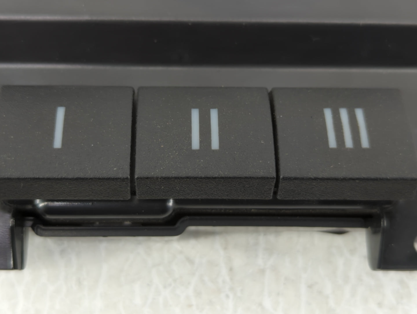 2012 Dodge Ram 1500 Overhead Roof Console - Oemusedautoparts1.com