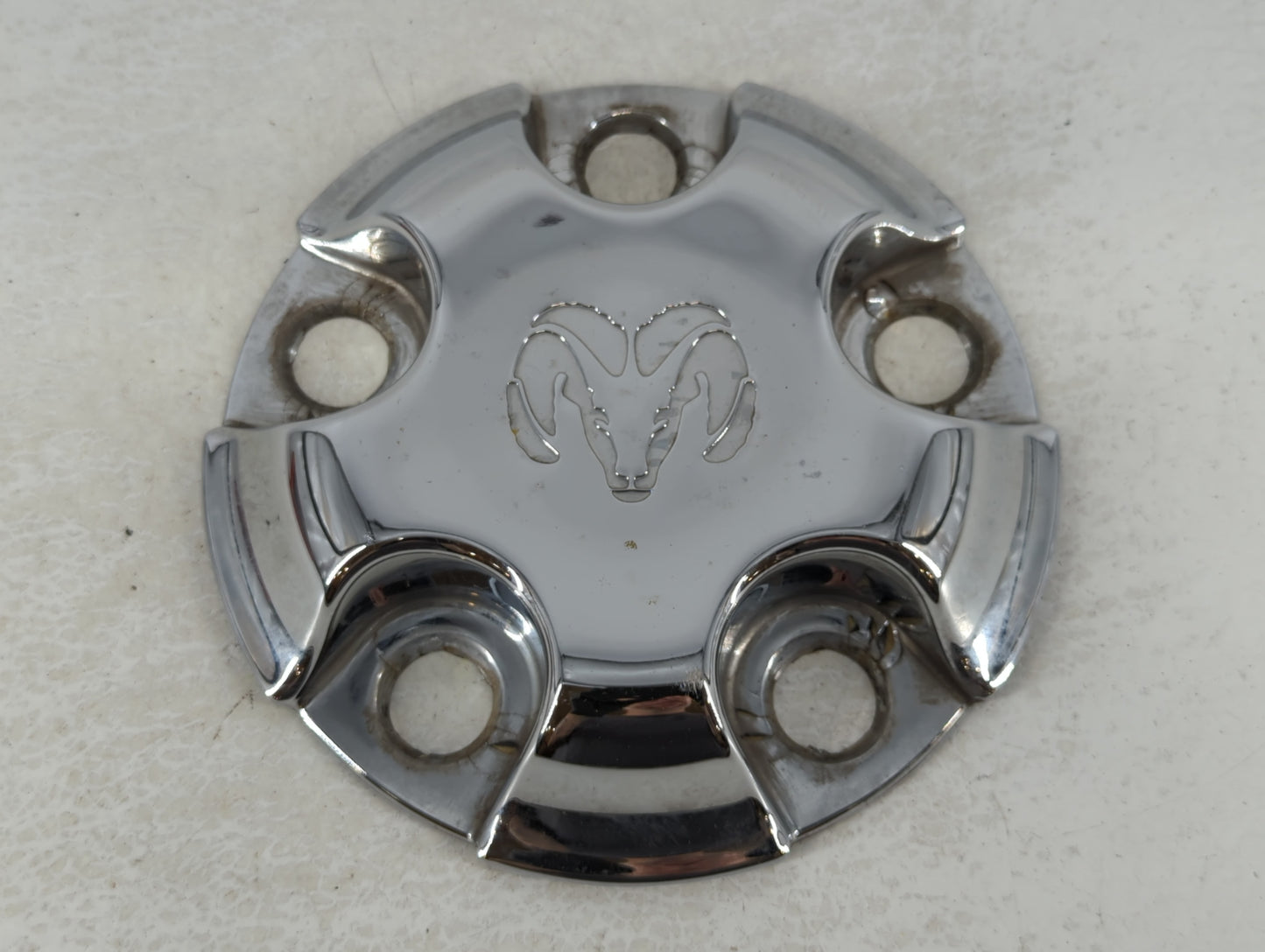 2012 Dodge Ram 1500 Center Cap Oem - Oemusedautoparts1.com