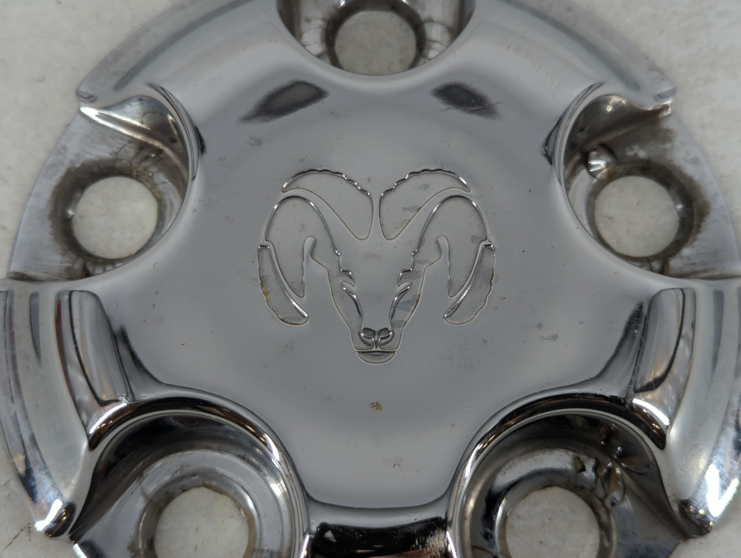 2012 Dodge Ram 1500 Center Cap Oem - Oemusedautoparts1.com
