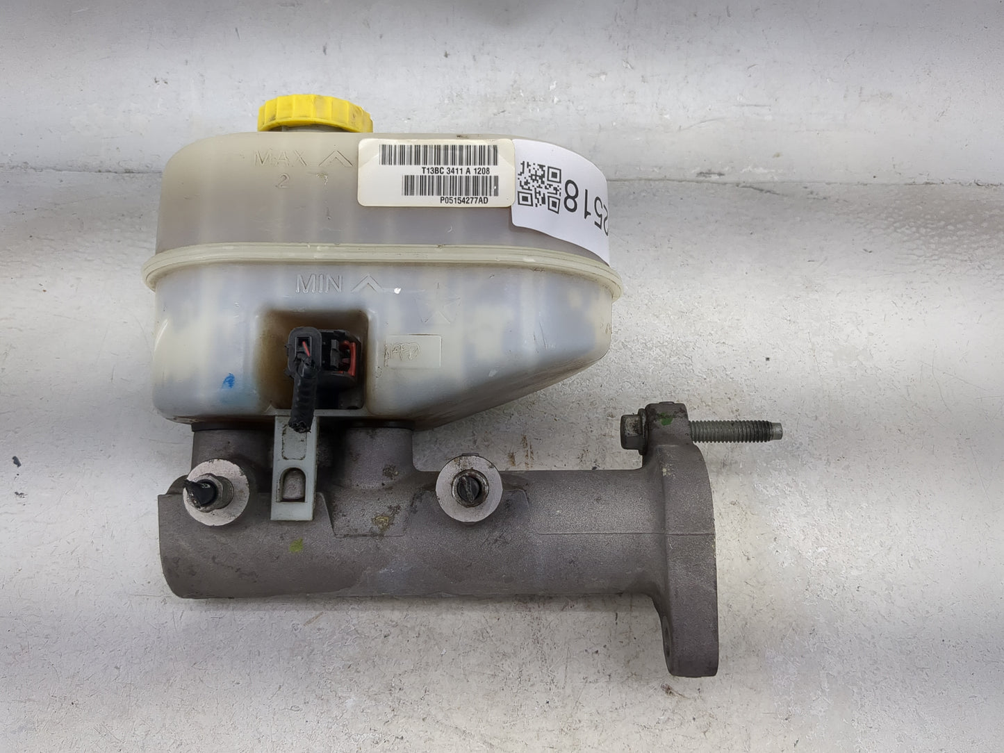 Dodge Ram 2500 Brake Master Cylinder 1492518 - Oemusedautoparts1.com