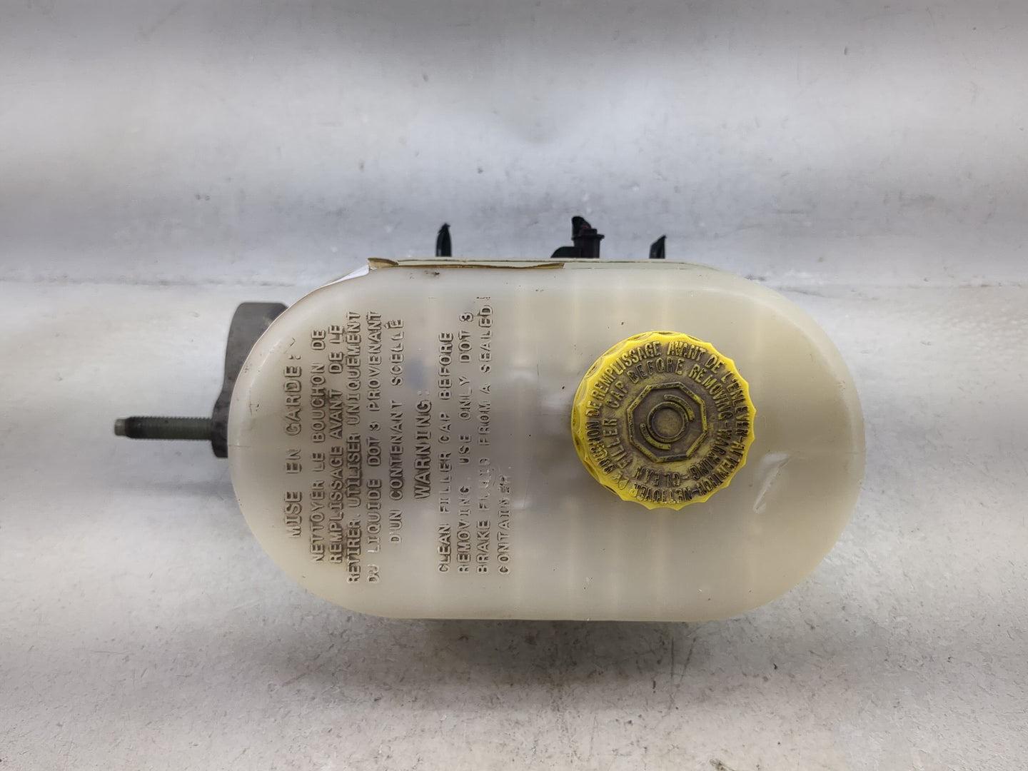 Dodge Ram 2500 Brake Master Cylinder 1492518 - Oemusedautoparts1.com