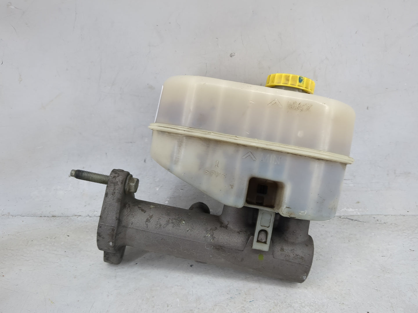 Dodge Ram 2500 Brake Master Cylinder 1492518 - Oemusedautoparts1.com