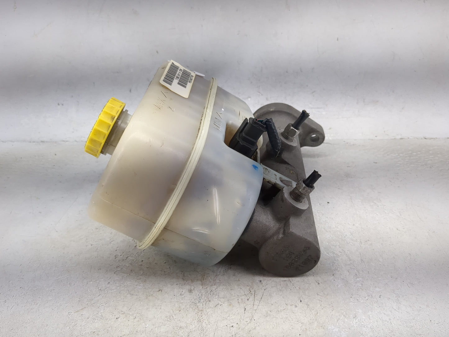 Dodge Ram 2500 Brake Master Cylinder 1492518 - Oemusedautoparts1.com