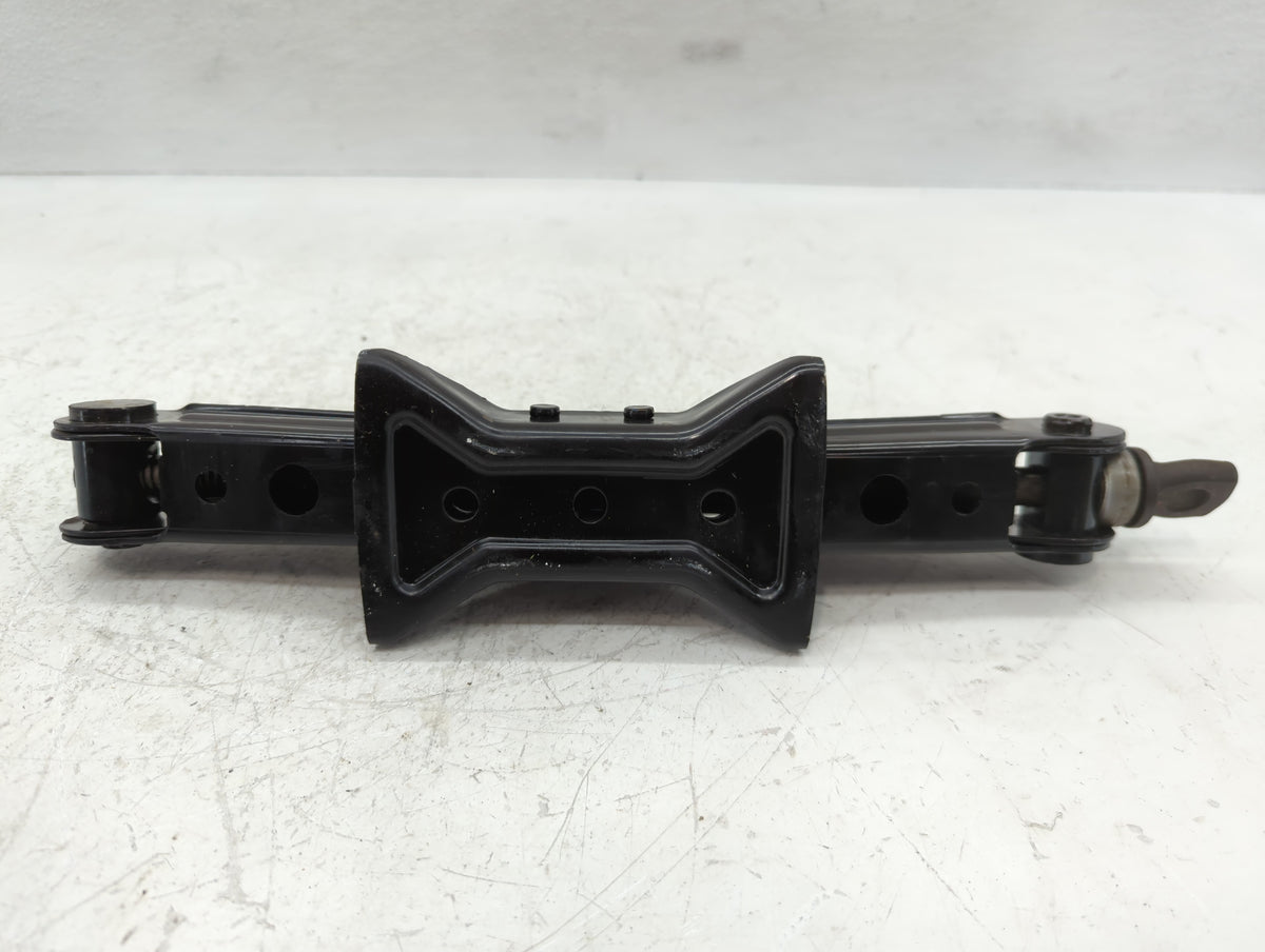 2012 Dodge Avenger Avenge Spare Scissor Car Jack - Oemusedautoparts1.com