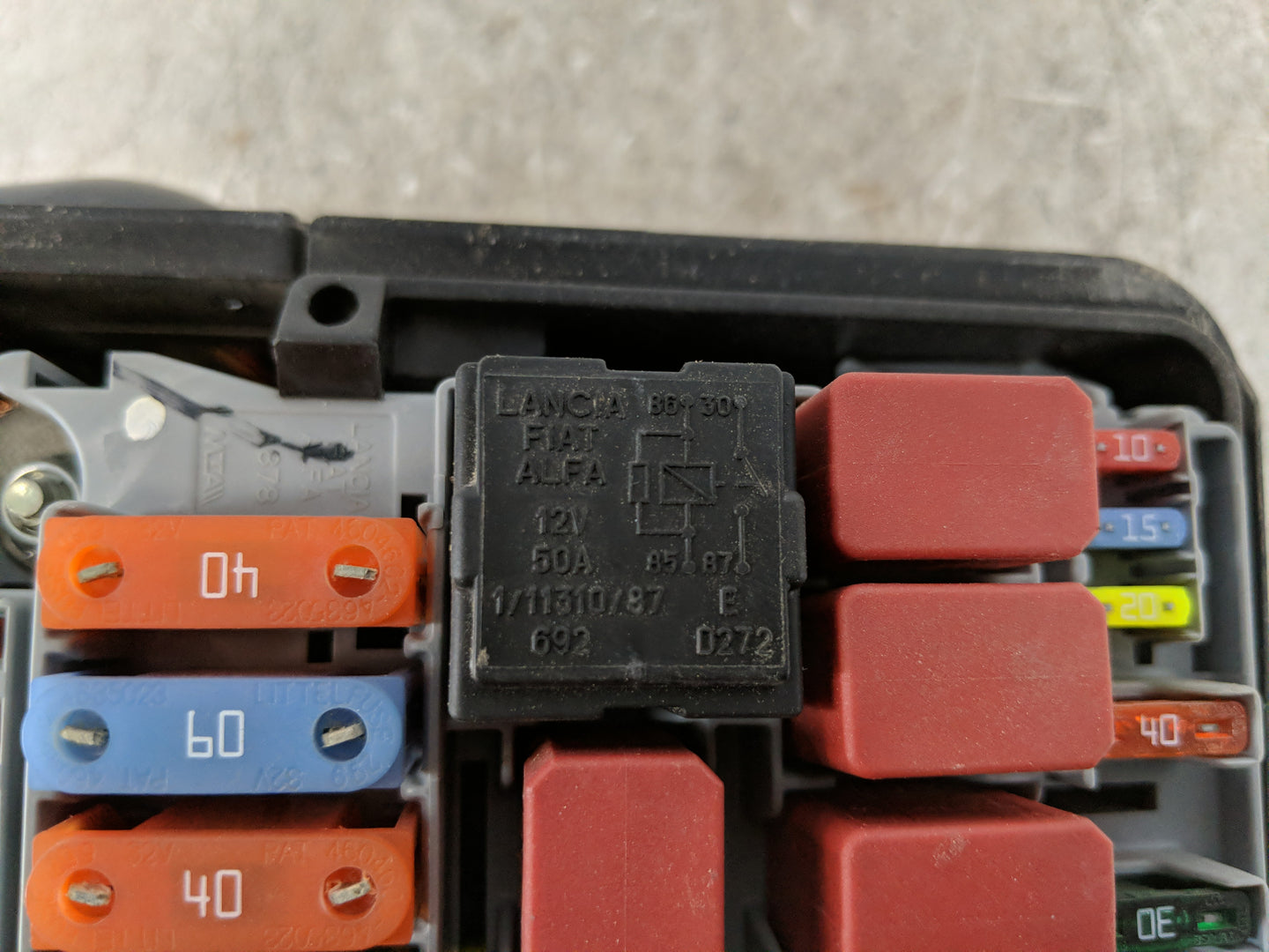 2012-2017 Fiat 500 Fusebox Fuse Box Panel Relay Module Fits Fits 2012 2013 2014 2015 2016 2017 OEM Used Auto Parts - Oemused