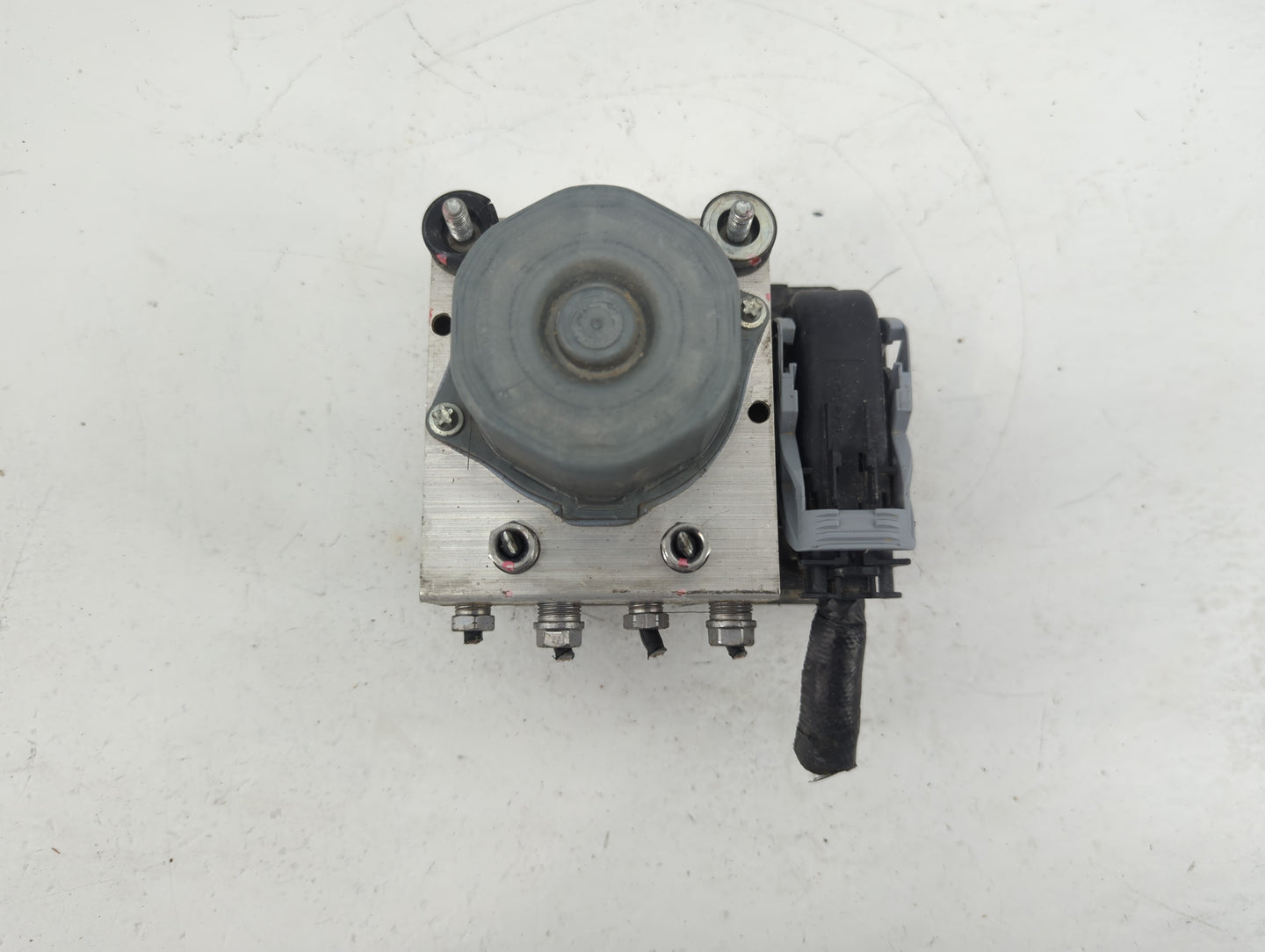 2012-2017 Fiat 500 ABS Pump Control Module Replacement P/N:P68291912AA Fits Fits 2012 2013 2014 2015 2016 2017 OEM Used Auto