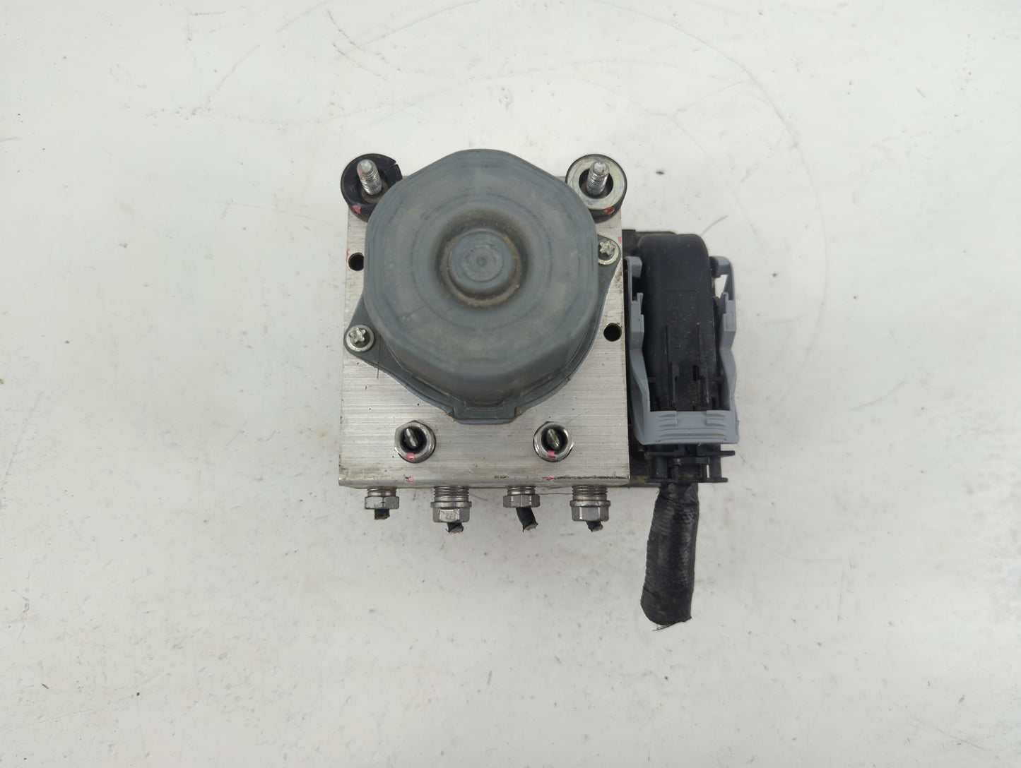 2012-2017 Fiat 500 ABS Pump Control Module Replacement P/N:P68291912AA Fits Fits 2012 2013 2014 2015 2016 2017 OEM Used Auto