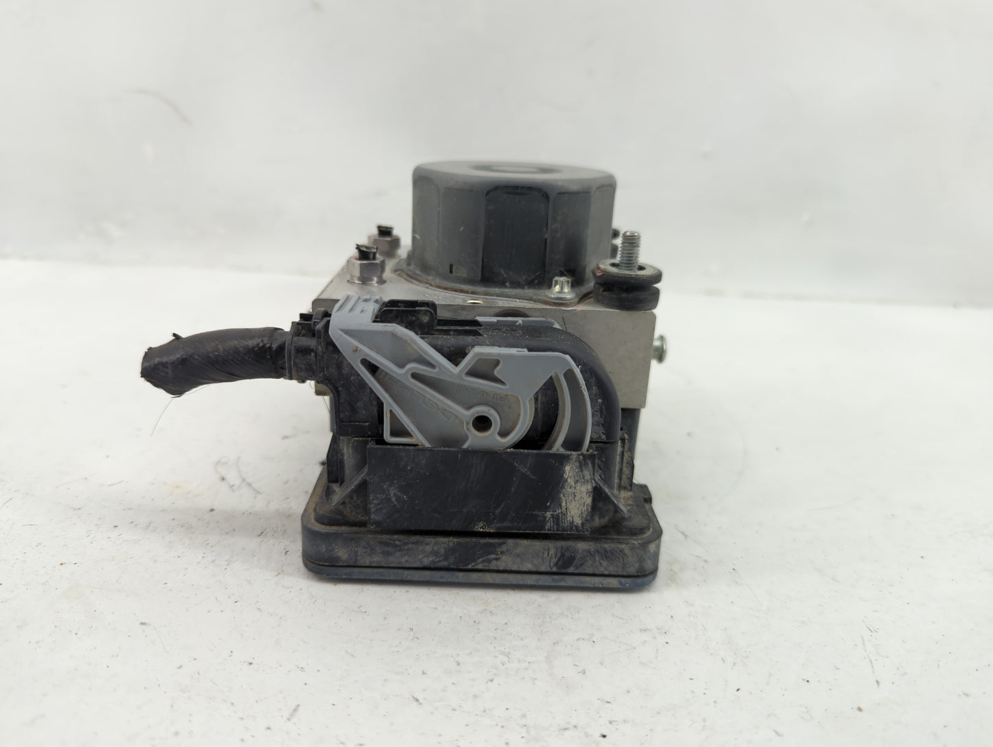 2012-2017 Fiat 500 ABS Pump Control Module Replacement P/N:P68291912AA Fits Fits 2012 2013 2014 2015 2016 2017 OEM Used Auto
