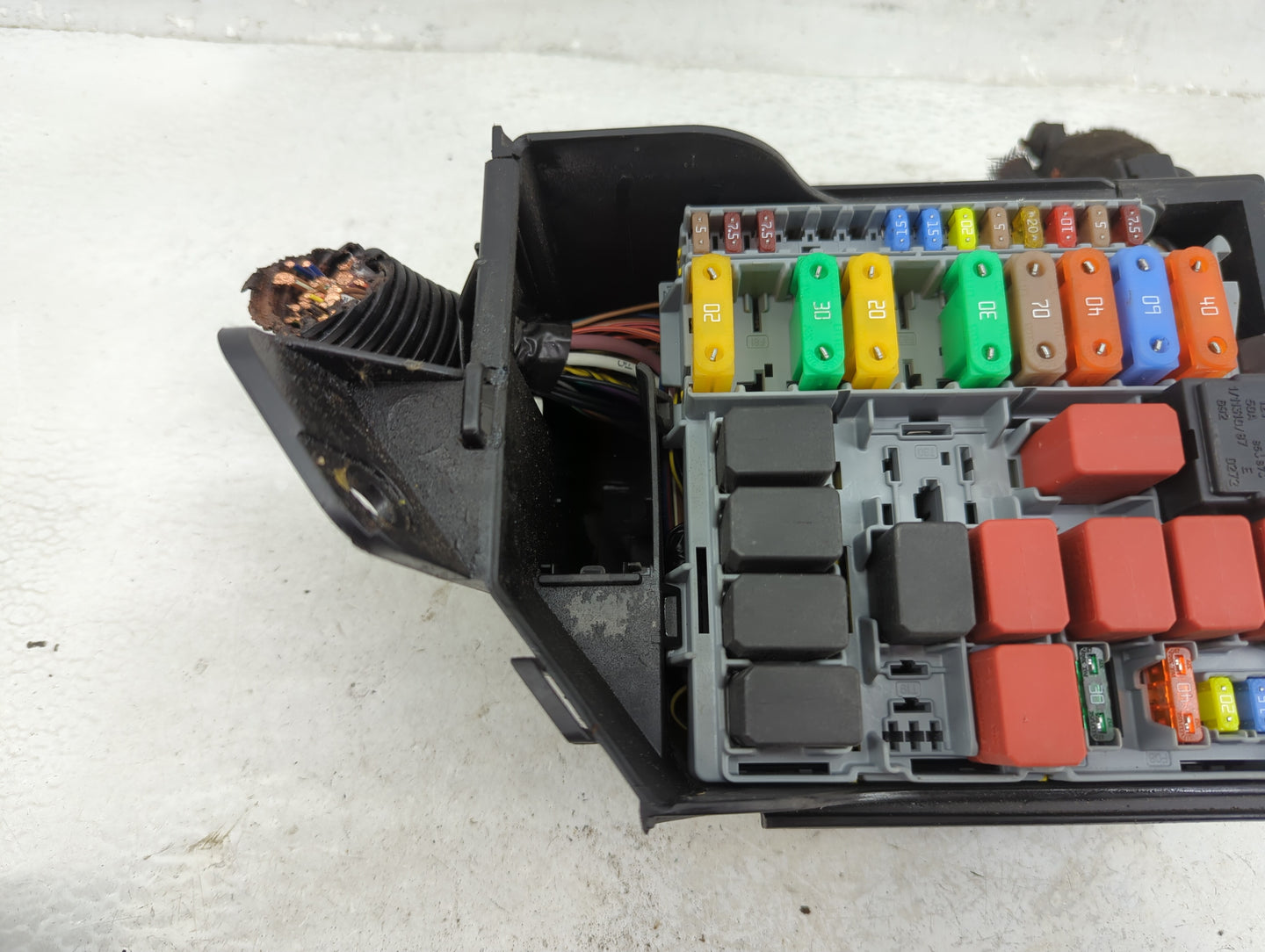2012-2017 Fiat 500 Fusebox Fuse Box Panel Relay Module P/N:53100999 Fits Fits 2012 2013 2014 2015 2016 2017 OEM Used Auto Pa