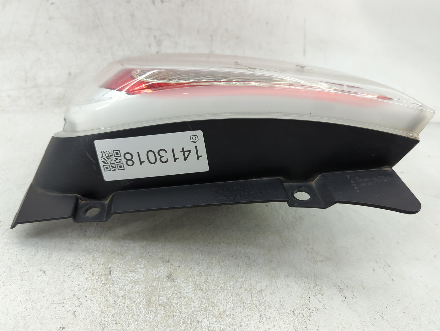 2012-2017 Fiat 500 Tail Light Assembly Passenger Right OEM P/N:05182418AF Fits Fits 2012 2013 2014 2015 2016 2017 OEM Used A