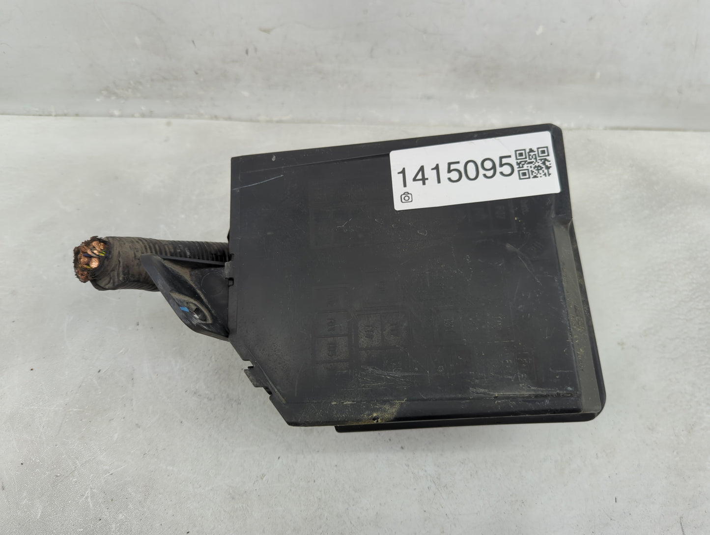 2012-2017 Fiat 500 Fusebox Fuse Box Panel Relay Module P/N:53100999 Fits Fits 2012 2013 2014 2015 2016 2017 OEM Used Auto Pa