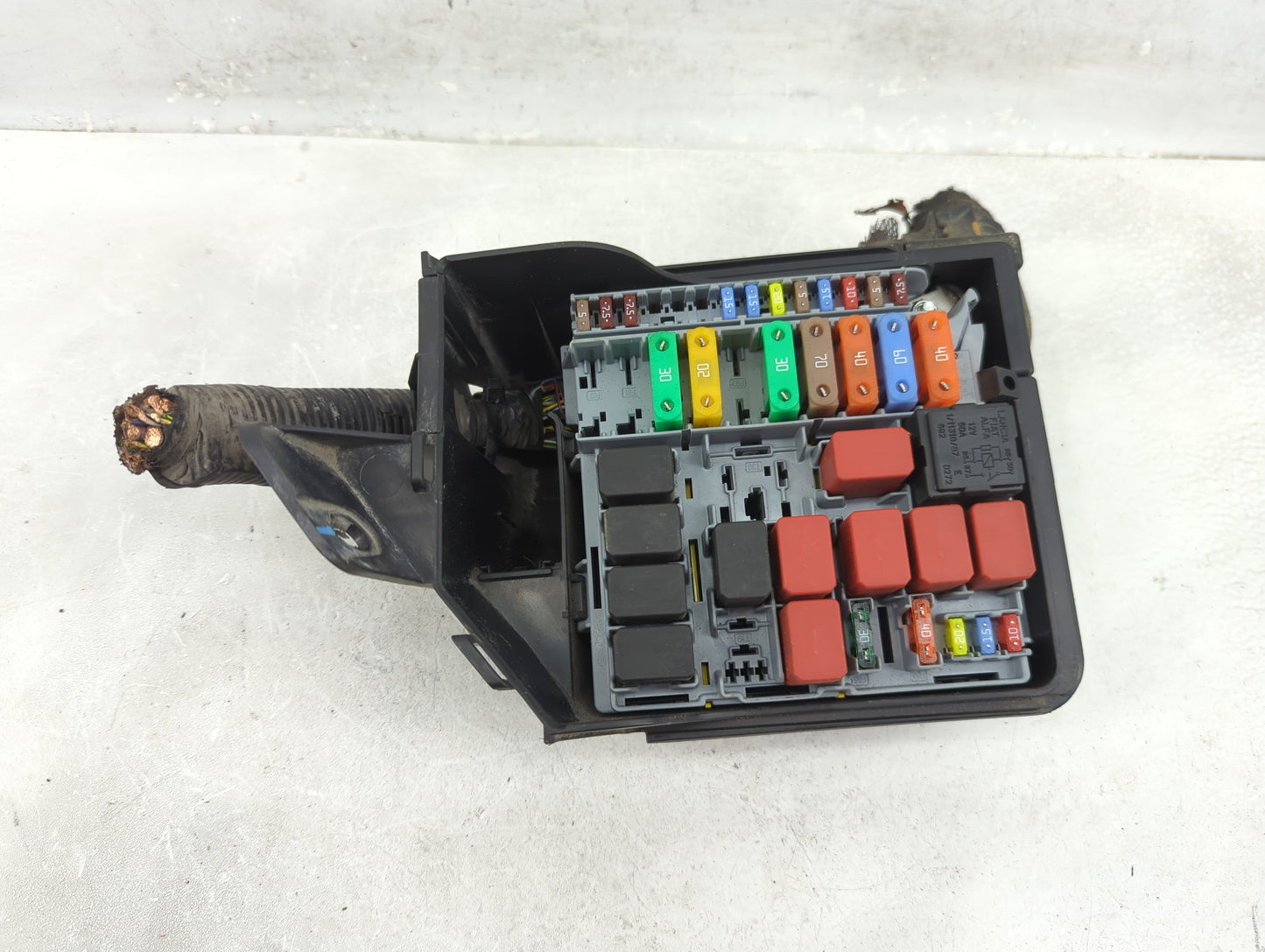 2012-2017 Fiat 500 Fusebox Fuse Box Panel Relay Module P/N:53100999 Fits Fits 2012 2013 2014 2015 2016 2017 OEM Used Auto Pa