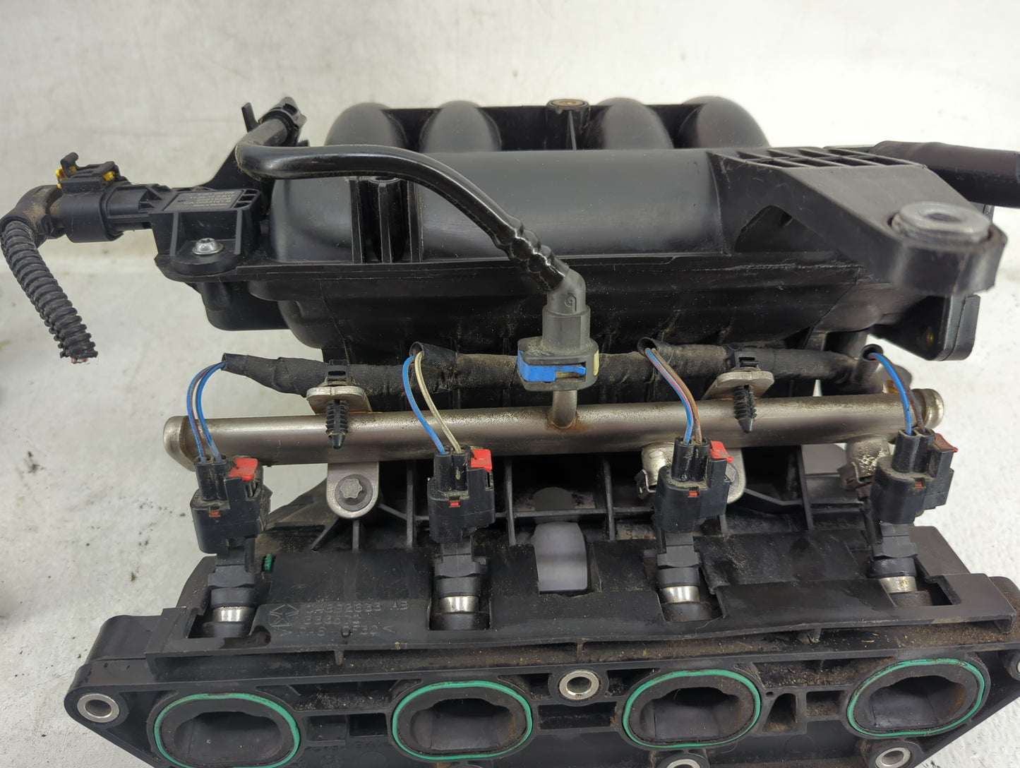 2012-2017 Fiat 500 Air Intake Manifold P/N:04892633 AB Fits Fits 2012 2013 2014 2015 2016 2017 OEM Used Auto Parts - Oemused