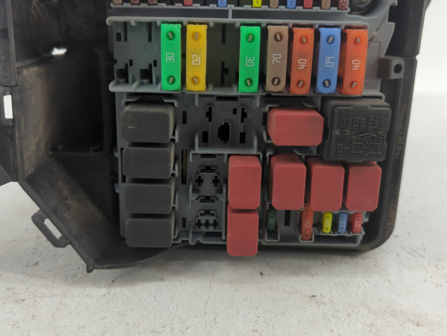 2012-2017 Fiat 500 Fusebox Fuse Box Panel Relay Module P/N:53100999 Fits Fits 2012 2013 2014 2015 2016 2017 OEM Used Auto Pa