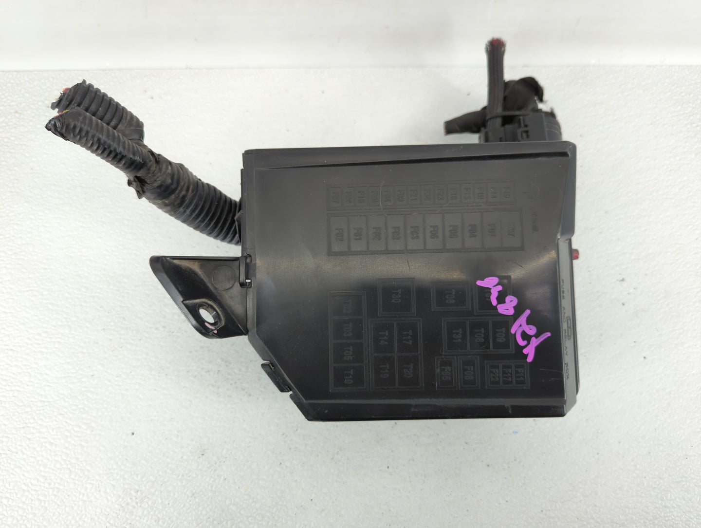 2012-2017 Fiat 500 Fusebox Fuse Box Panel Relay Module P/N:53100999 Fits Fits 2012 2013 2014 2015 2016 2017 OEM Used Auto Pa