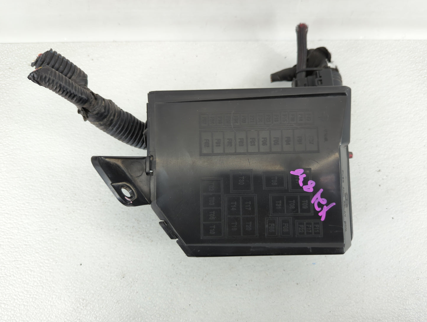 2012-2017 Fiat 500 Fusebox Fuse Box Panel Relay Module P/N:53100999 Fits Fits 2012 2013 2014 2015 2016 2017 OEM Used Auto Pa