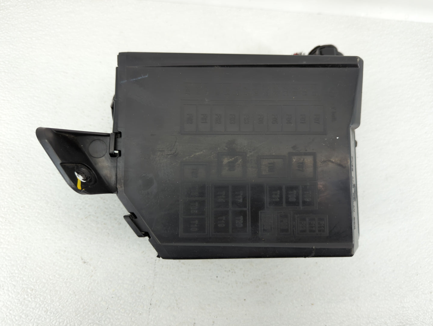 2012-2017 Fiat 500 Fusebox Fuse Box Panel Relay Module P/N:53100999 Fits Fits 2012 2013 2014 2015 2016 2017 OEM Used Auto Pa