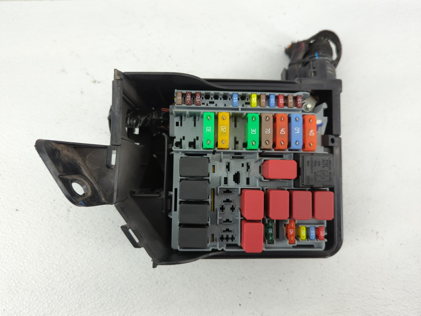 2012-2017 Fiat 500 Fusebox Fuse Box Panel Relay Module P/N:53100999 Fits Fits 2012 2013 2014 2015 2016 2017 OEM Used Auto Pa
