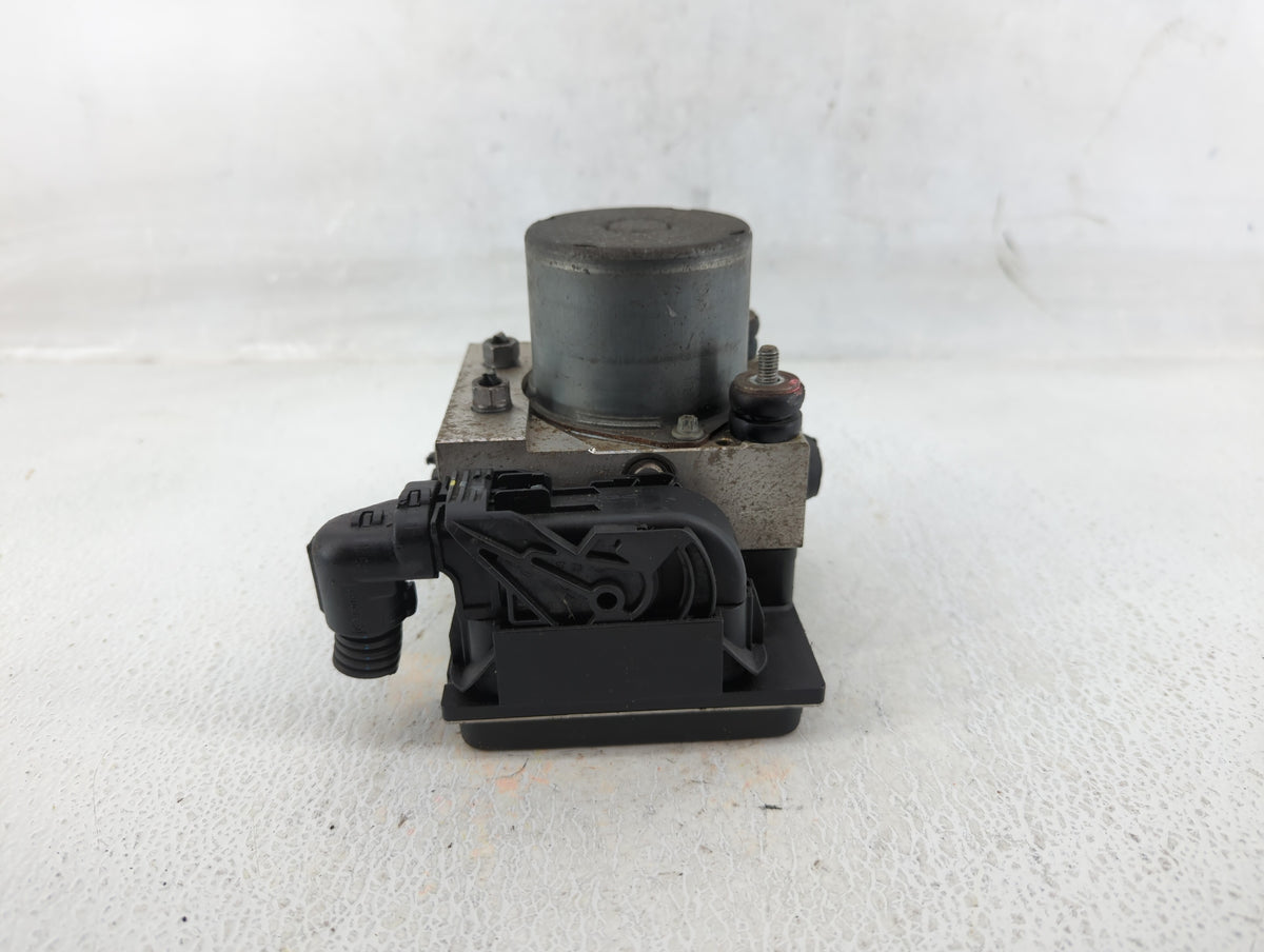 2012-2017 Fiat 500 Anti-Lock Brake ABS Pump Module Actuator OEM P/N:68073351AD Fits Fits 2012 2013 2014 2015 2016 2017 OEM U