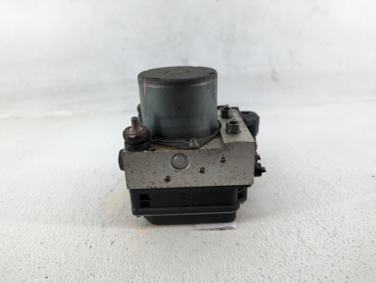 2012-2017 Fiat 500 Anti-Lock Brake ABS Pump Module Actuator OEM P/N:68073351AD Fits Fits 2012 2013 2014 2015 2016 2017 OEM U