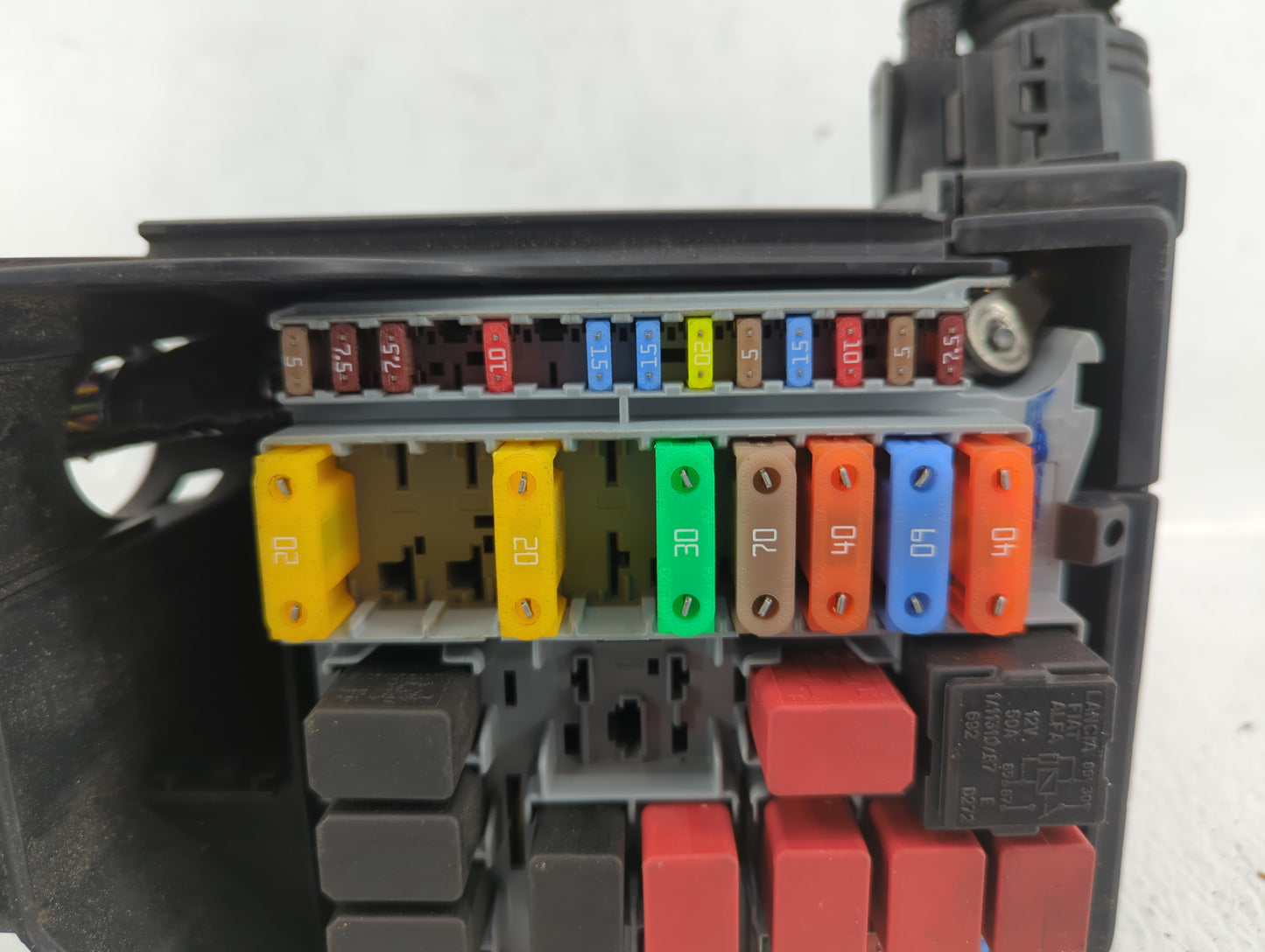 2012-2017 Fiat 500 Fusebox Fuse Box Panel Relay Module P/N:53100999 Fits Fits 2012 2013 2014 2015 2016 2017 OEM Used Auto Pa